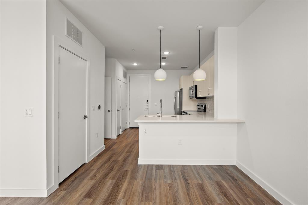 6324 N Lamar Blvd  #404, photo 5