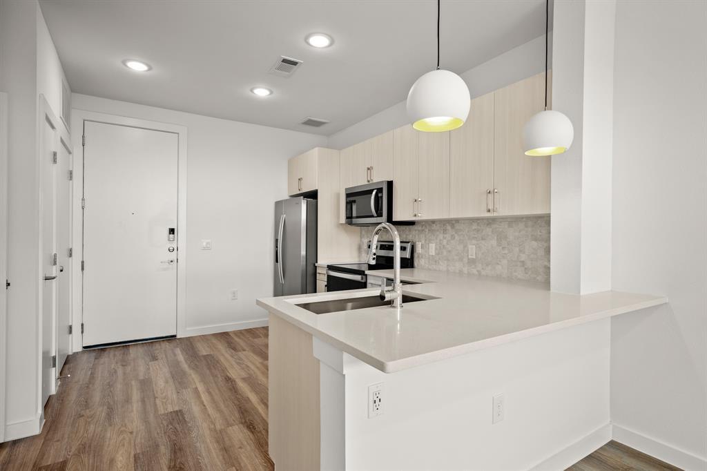 6324 N Lamar Blvd  #404, photo 10