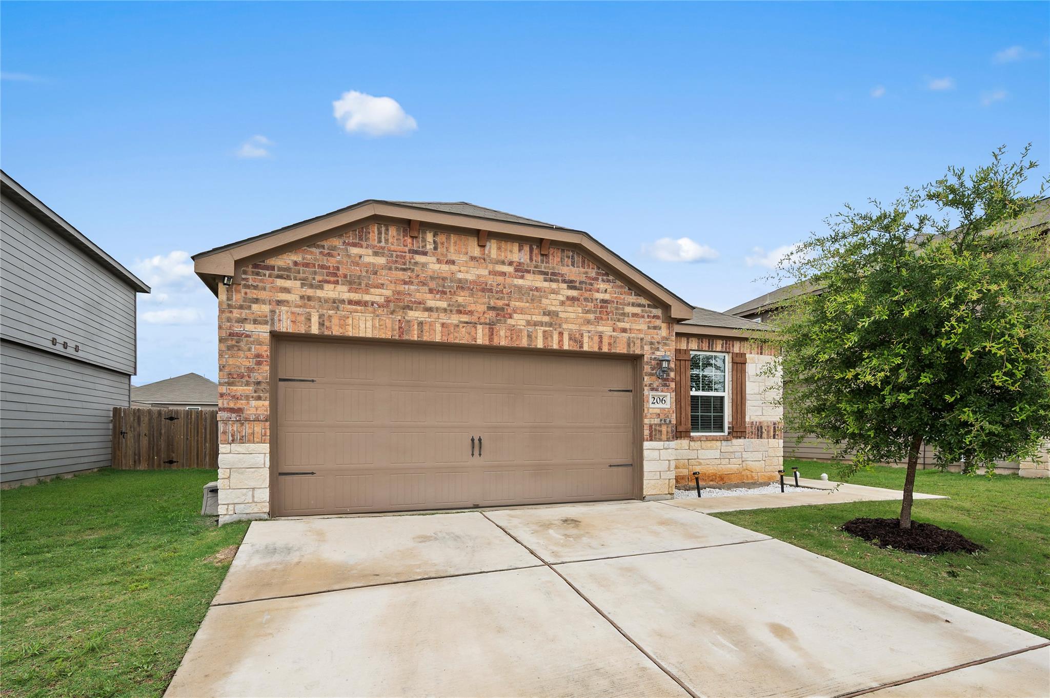 206  Star Spangled Dr, photo 2