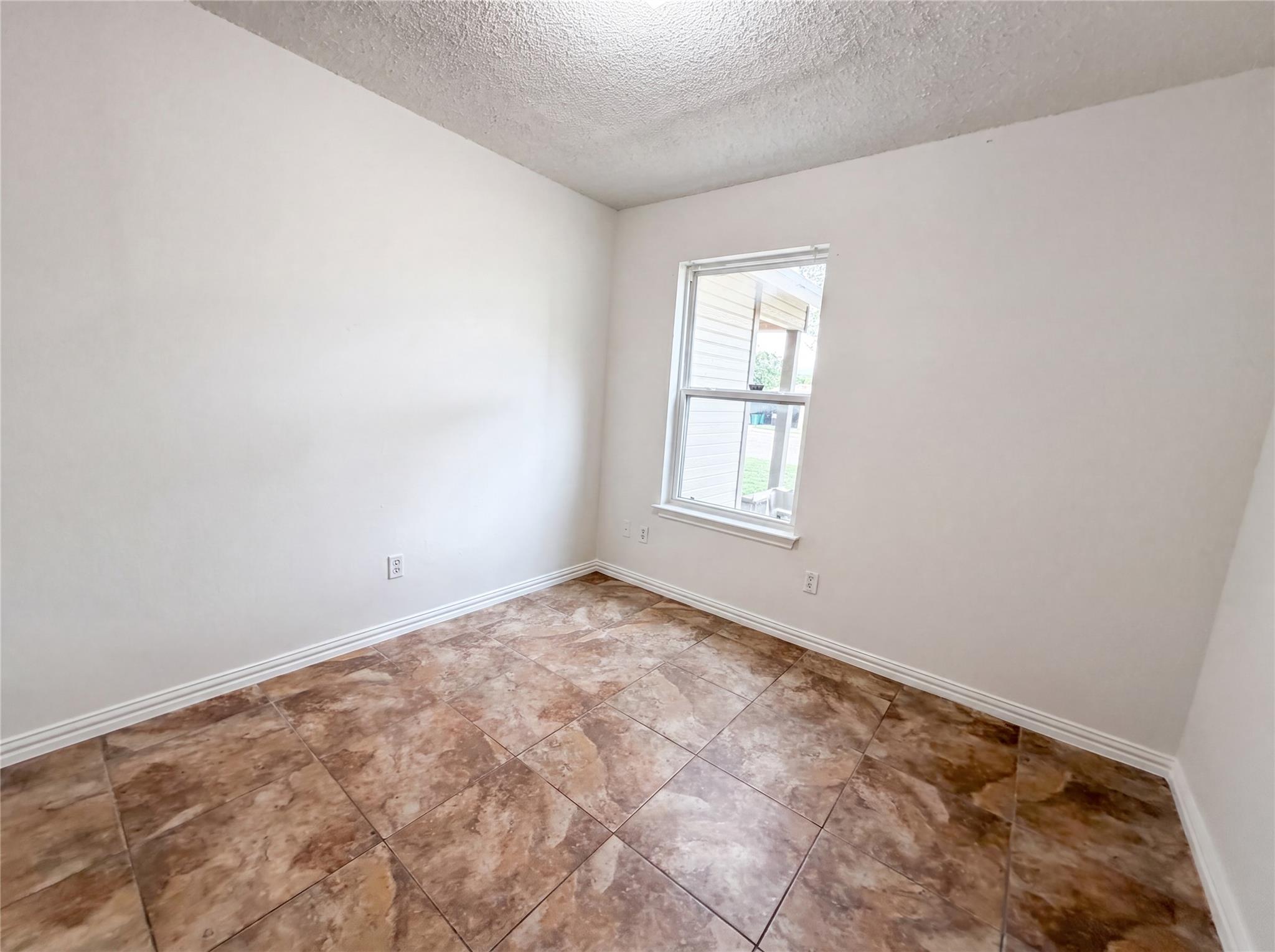 1301  Pitcairn Dr, photo 4