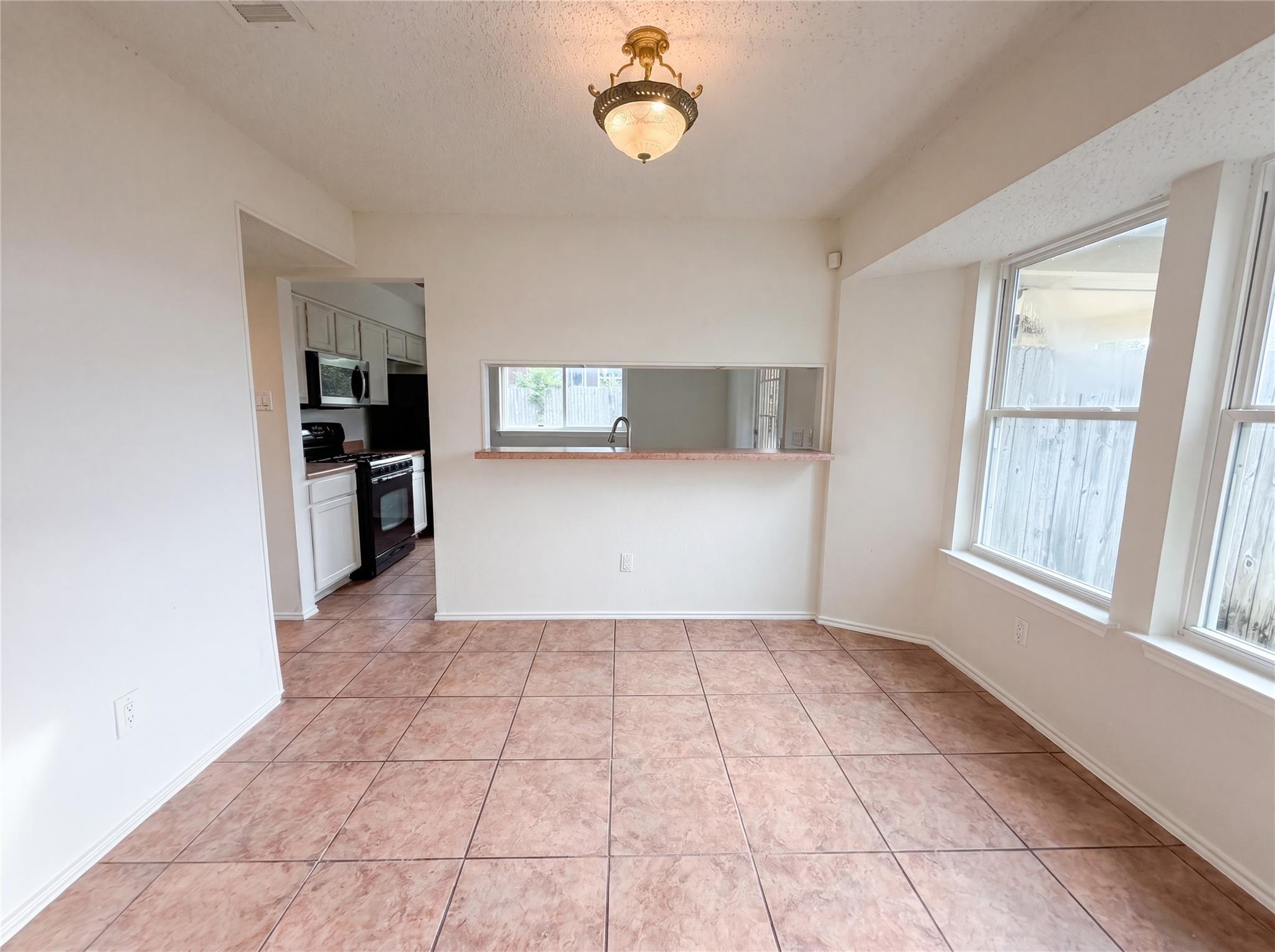 1301  Pitcairn Dr, photo 6
