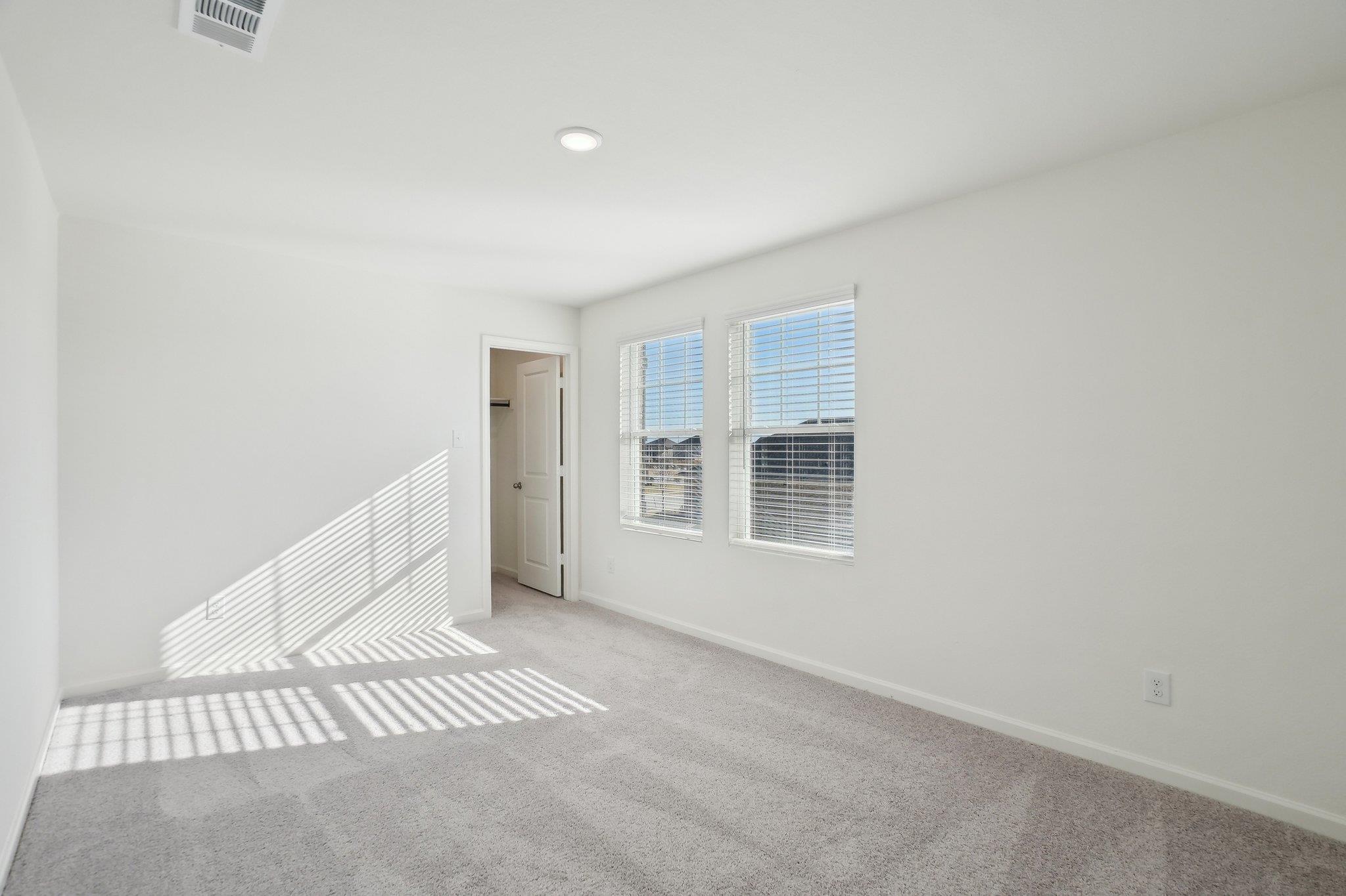 617  Lagoon Dr, photo 8
