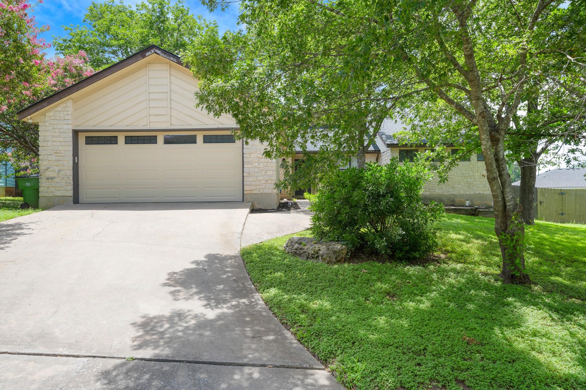 1703  Brokenshoe Dr, photo 6
