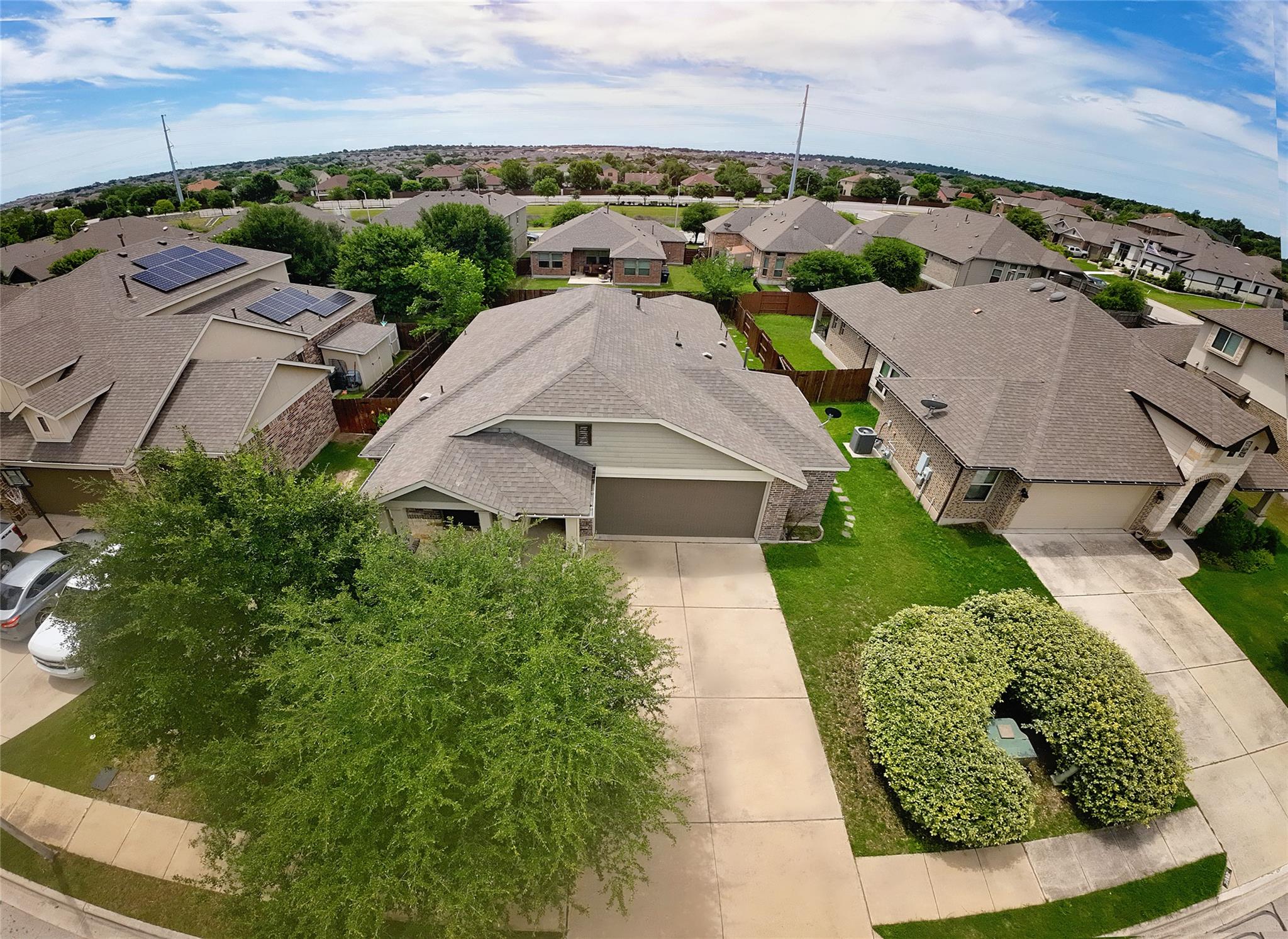 2108  Maplewood Dr, photo 3