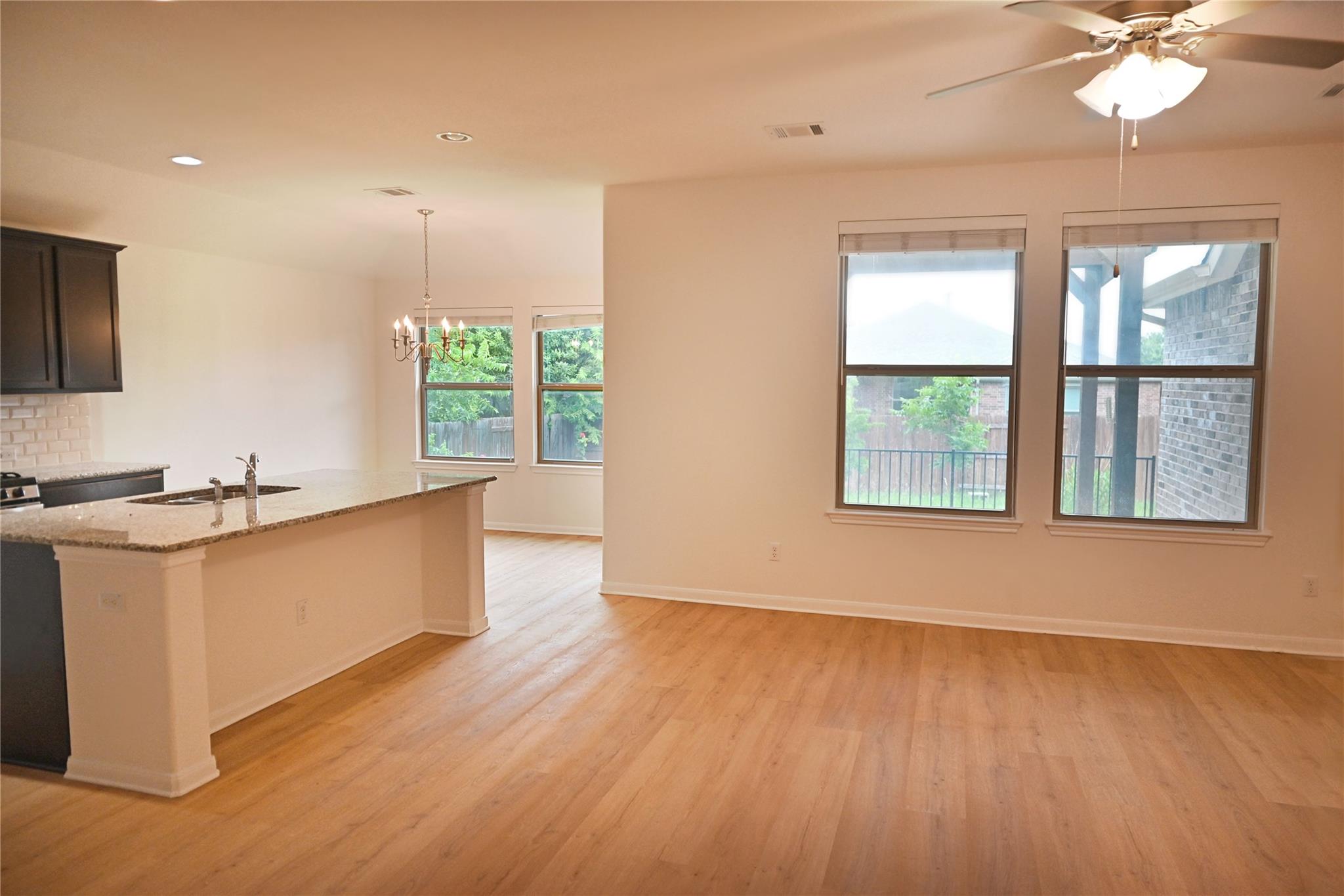 2108  Maplewood Dr, photo 5