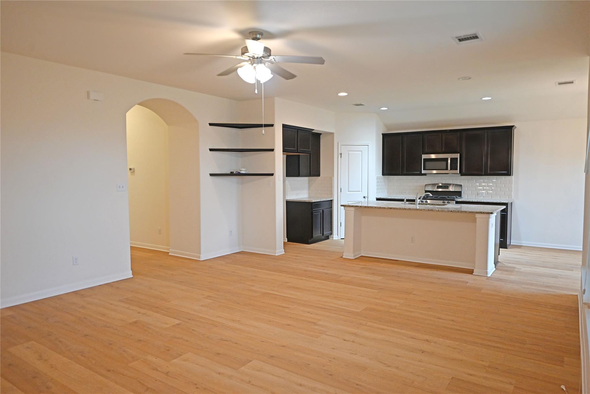 2108  Maplewood Dr, photo 6