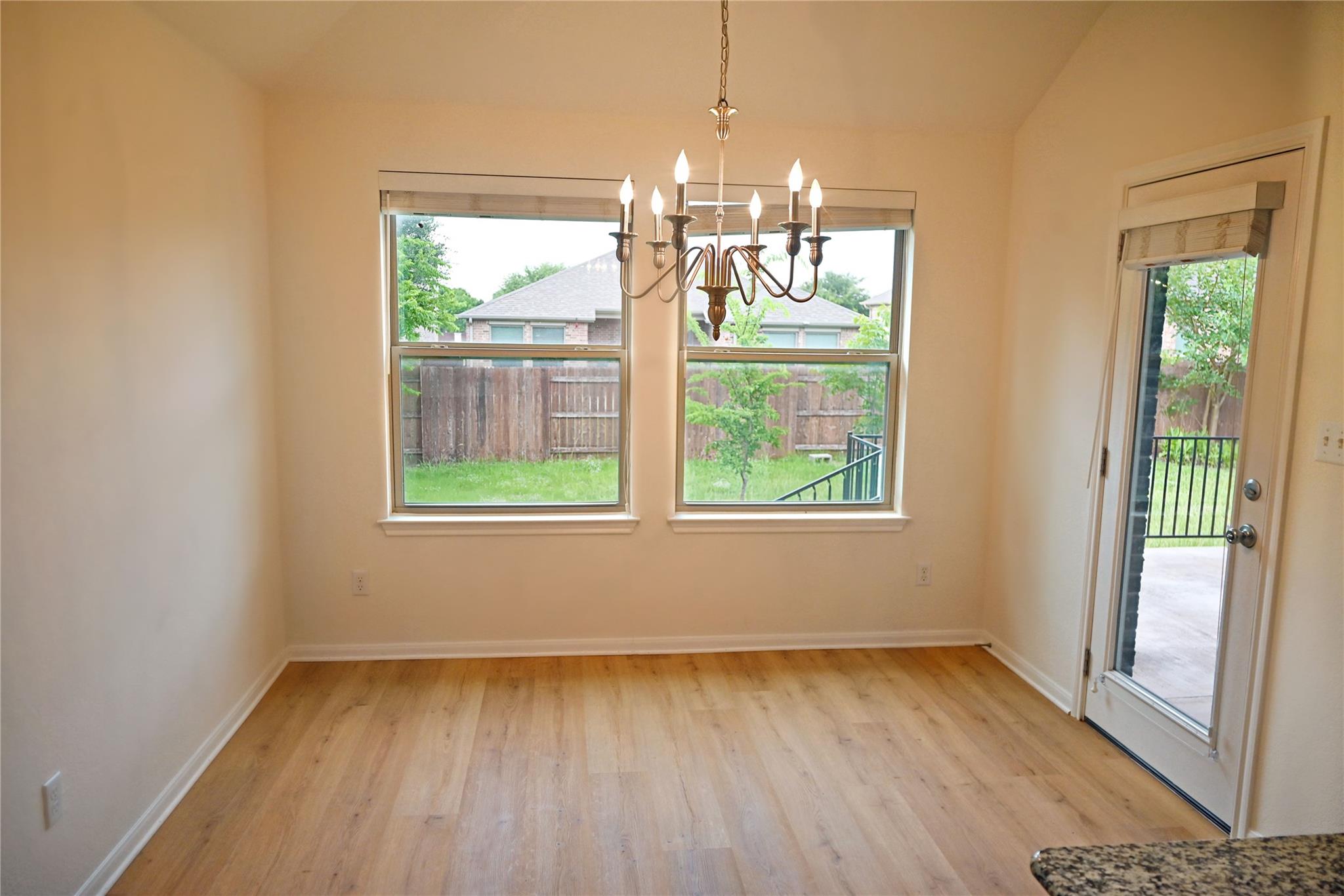 2108  Maplewood Dr, photo 10