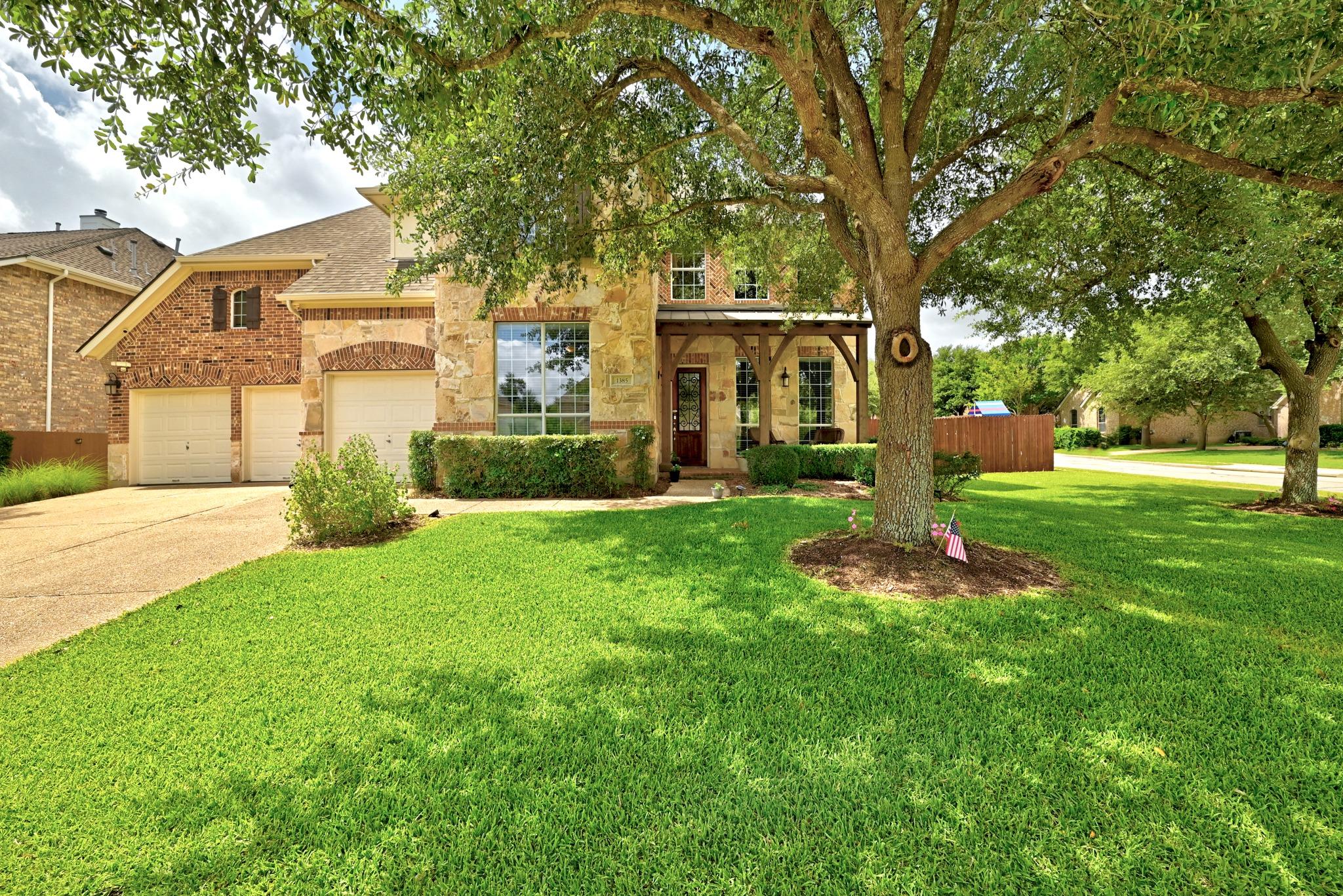 1385  Pine Forest Cir, photo 2