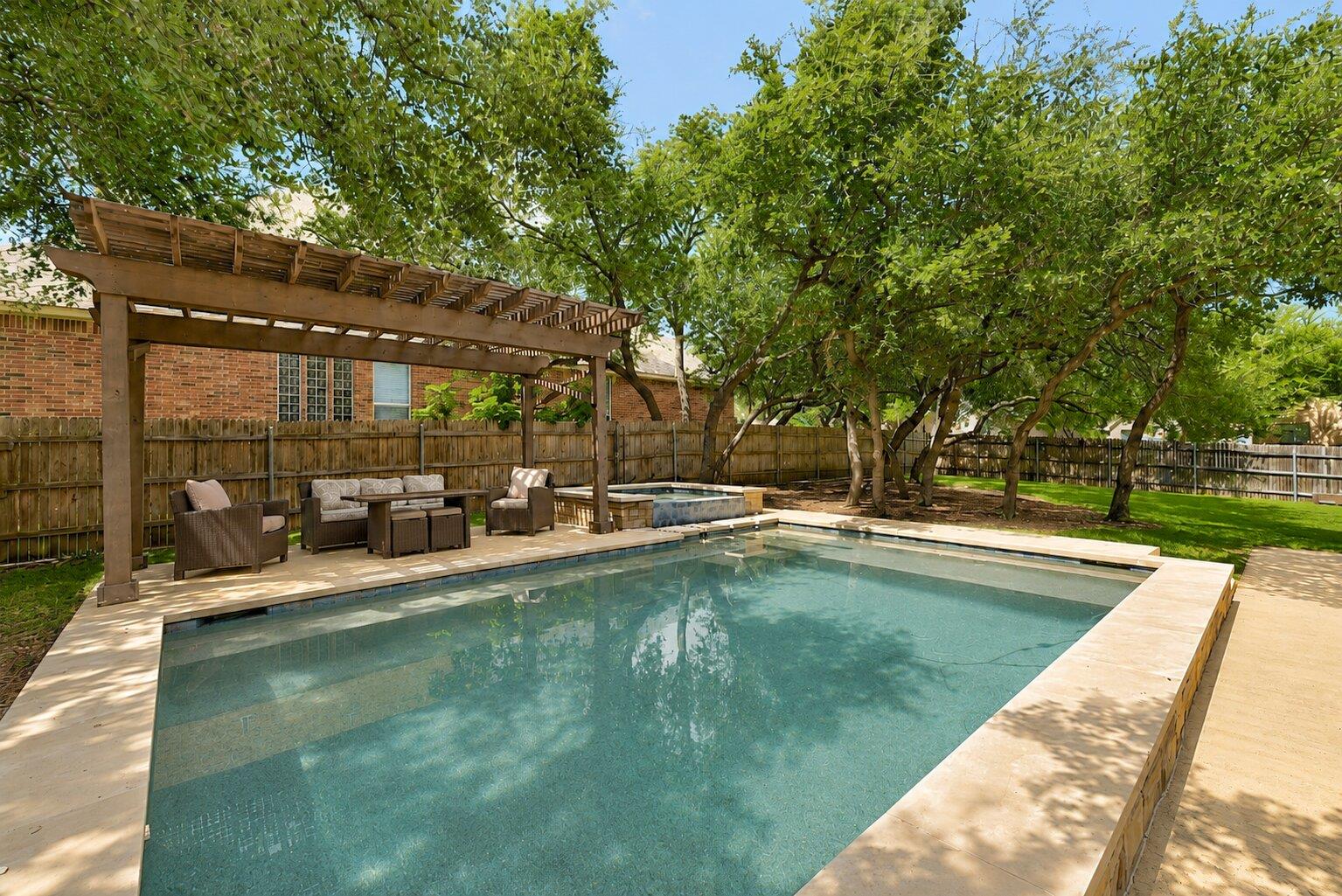 1385  Pine Forest Cir, photo 4