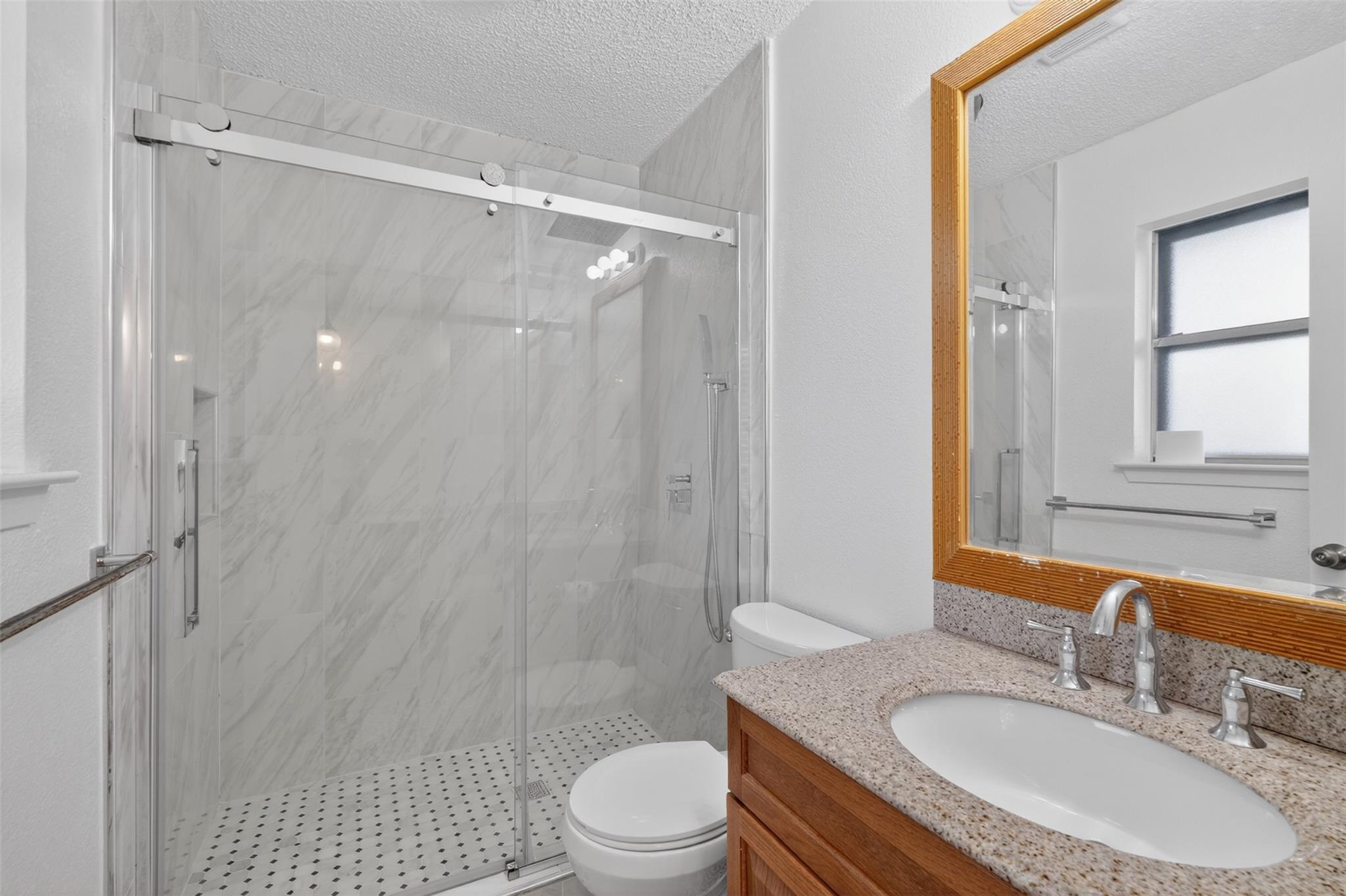 1308  May Dr, photo 10