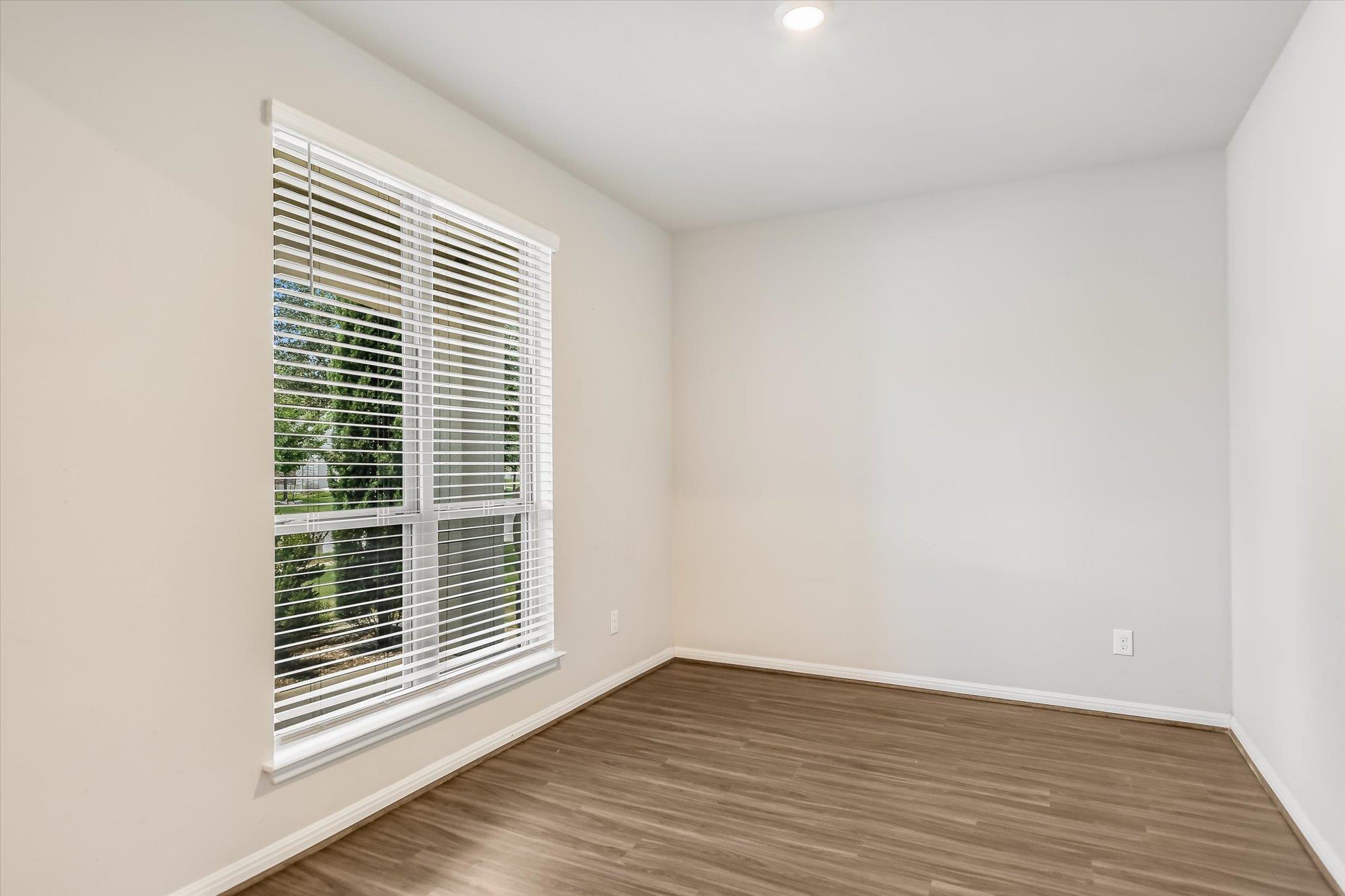 17017  Lathrop Ave, photo 4