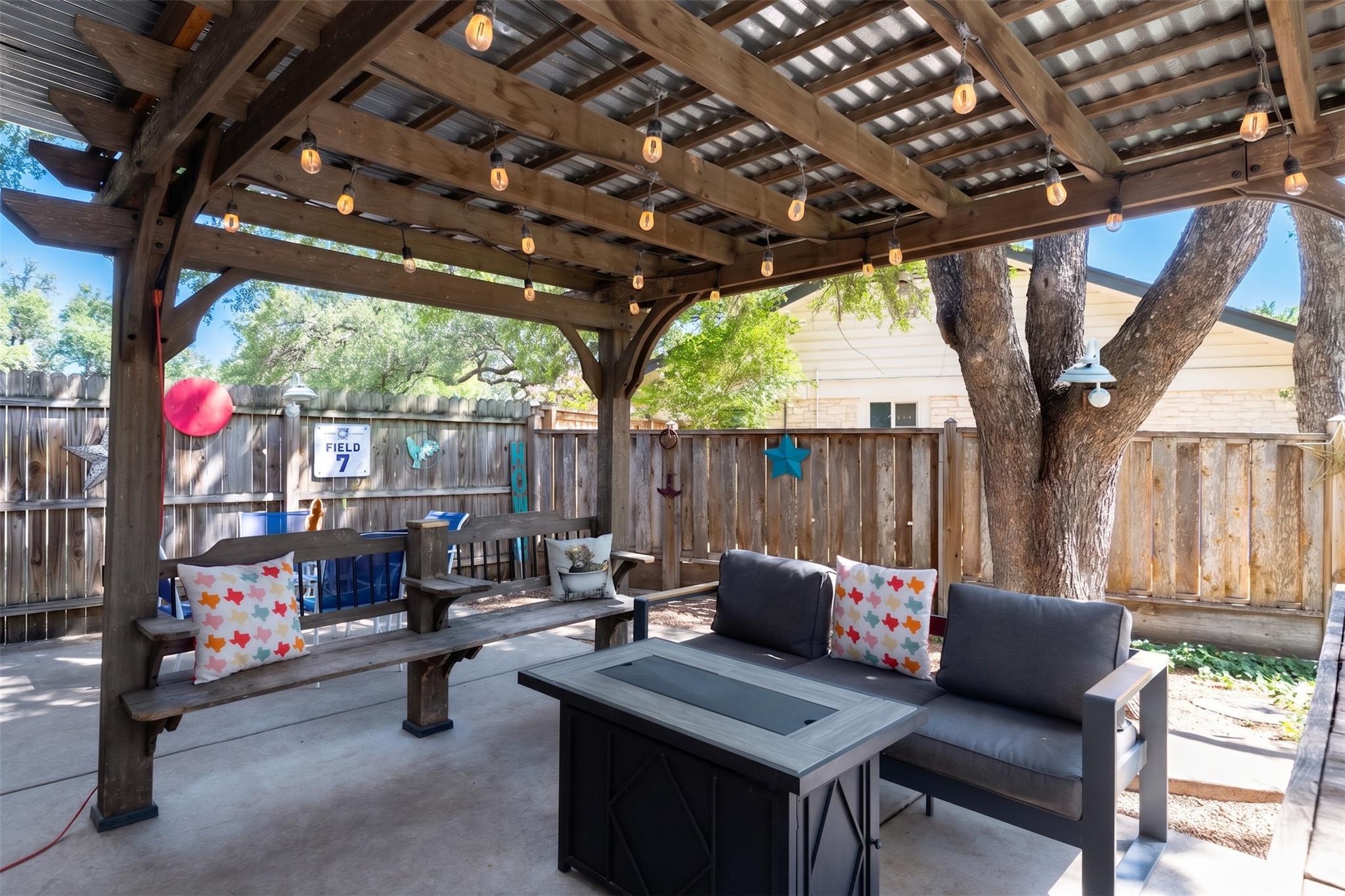 3423  Bluebonnet Trl, photo 3