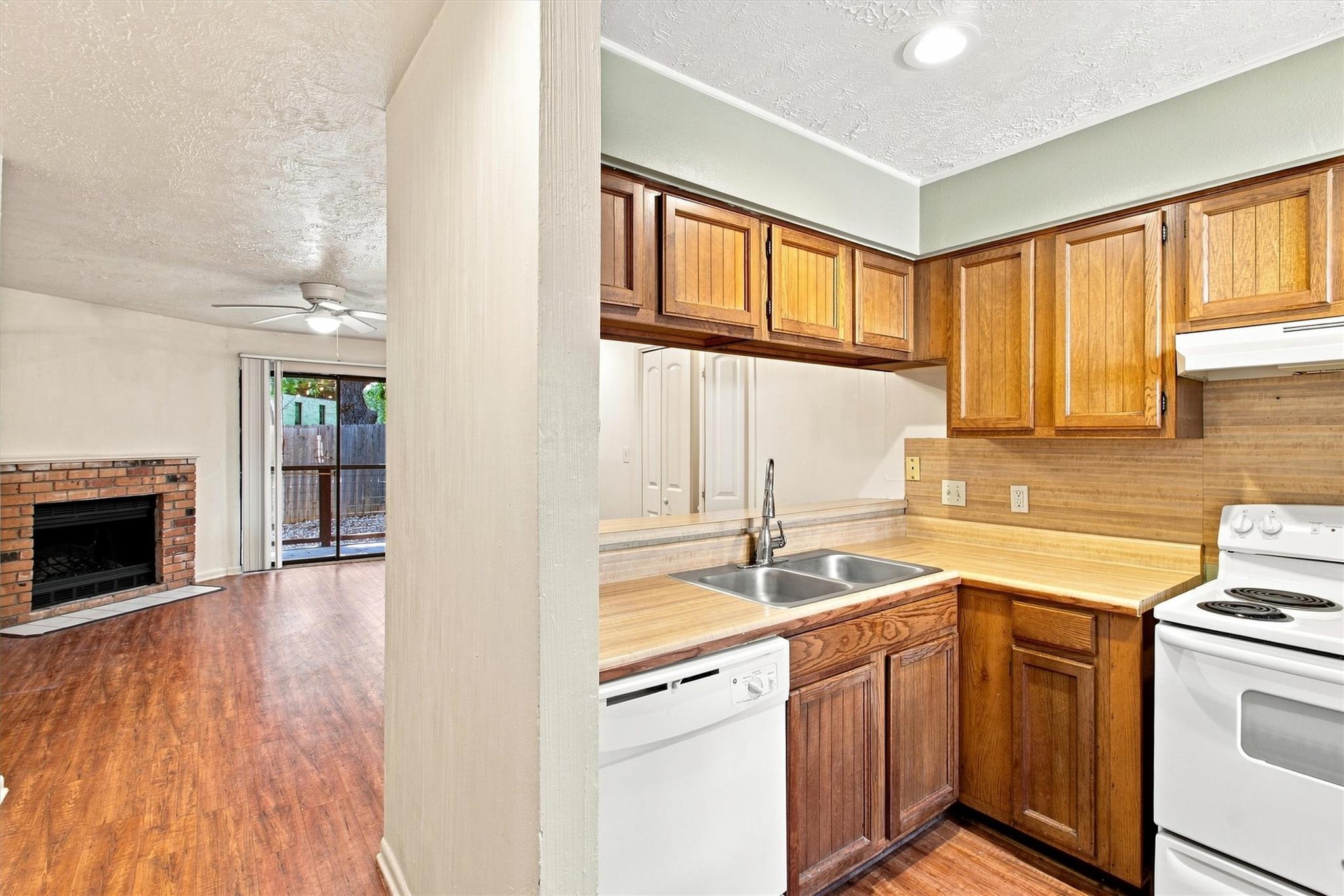 421 W San Antonio St  #i 2, photo 7