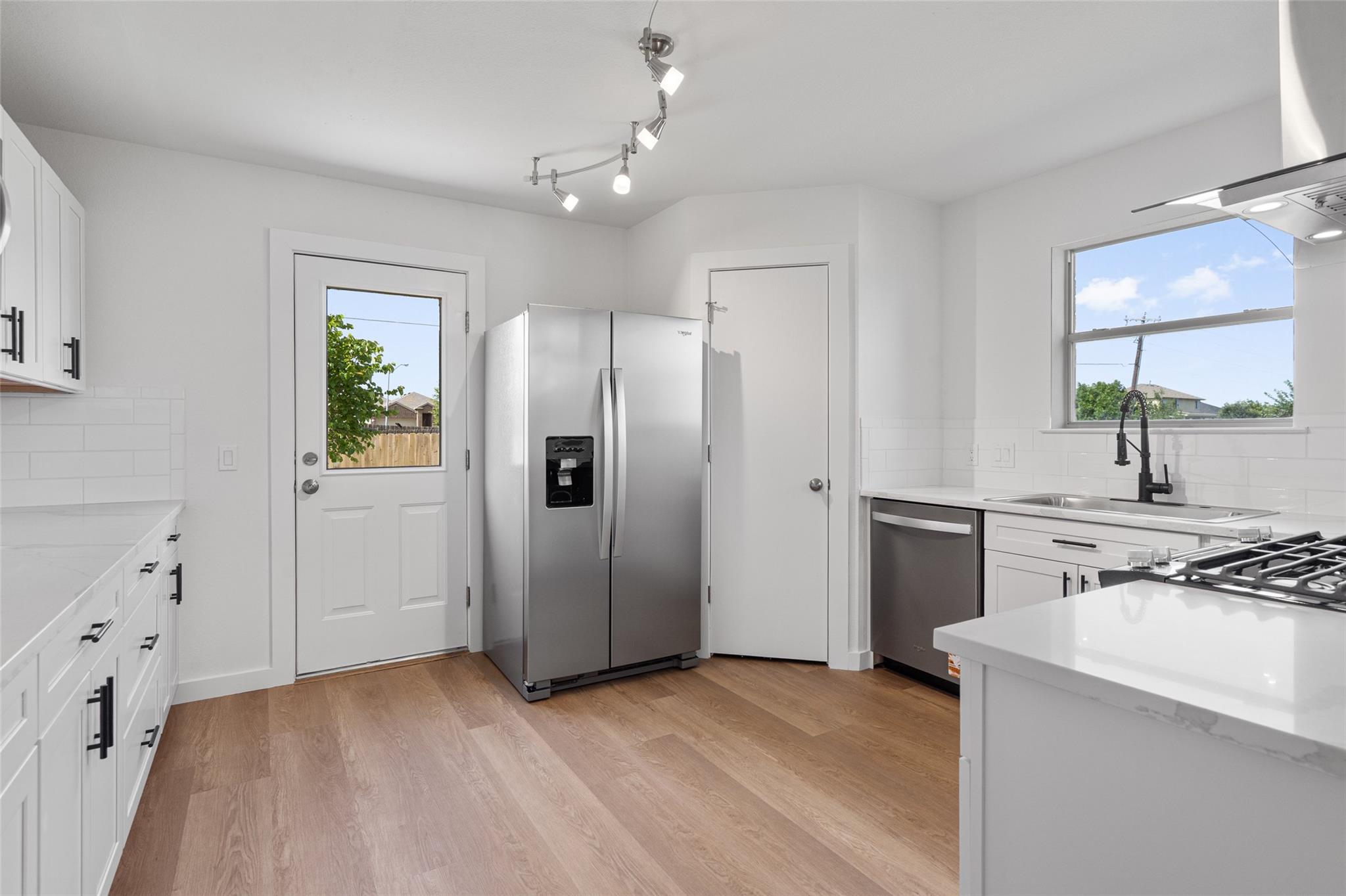 500  Mitchell Dr, photo 12
