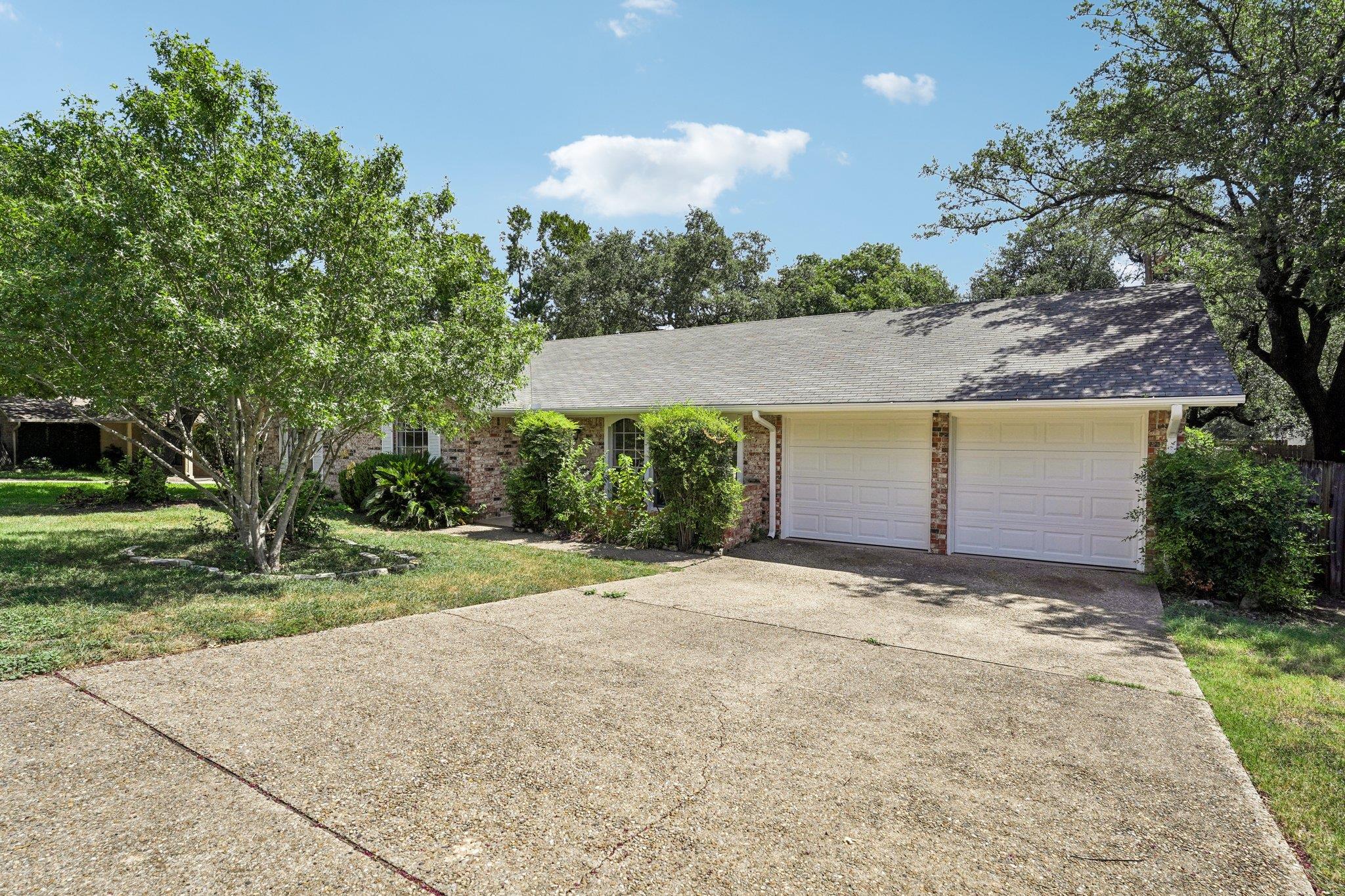 11307  Alhambra Dr, photo 2