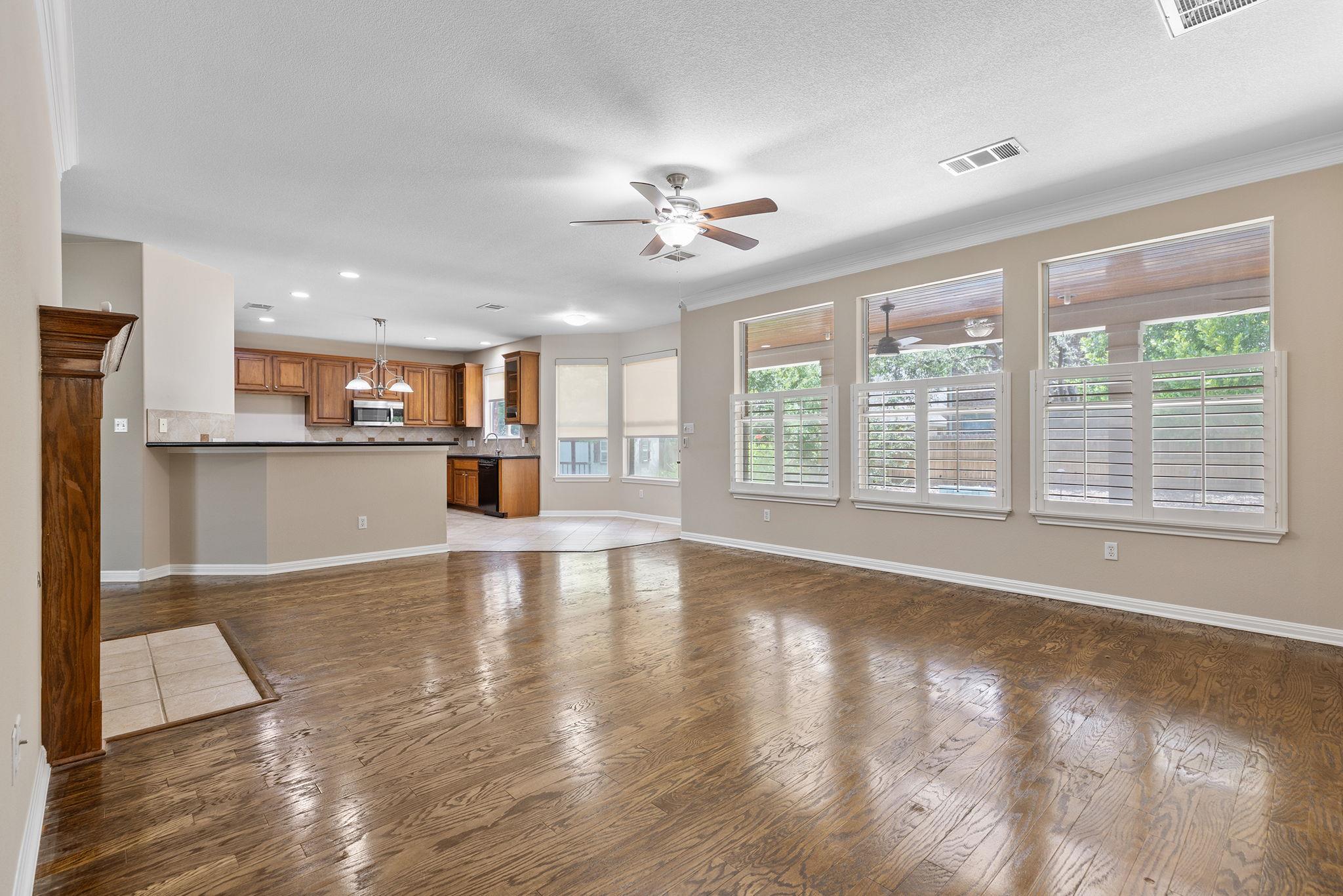 2227  Buena Vista Ln, photo 3