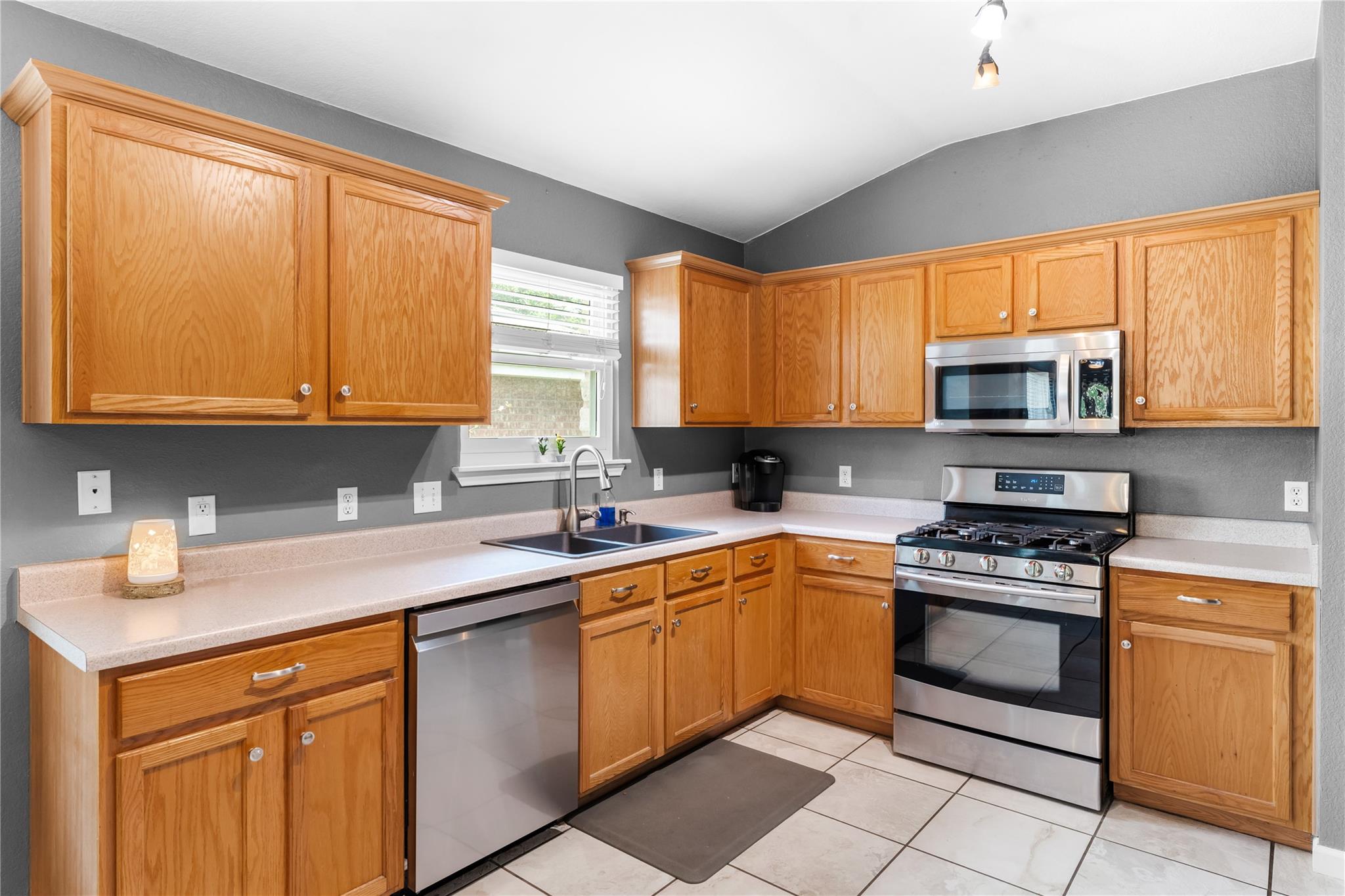 3555  Rock Shelf Ln, photo 10