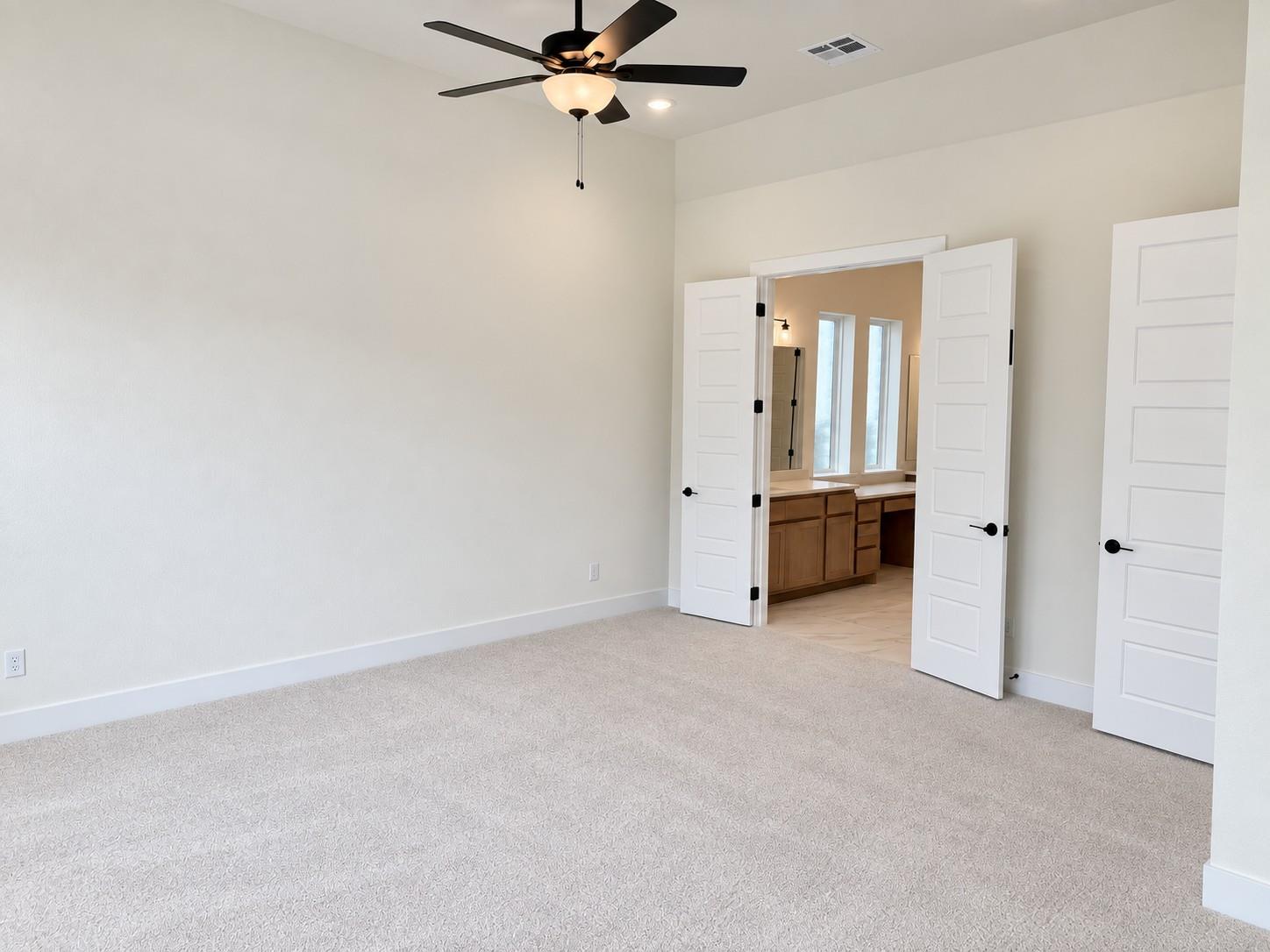 204  Medallion St, photo 6