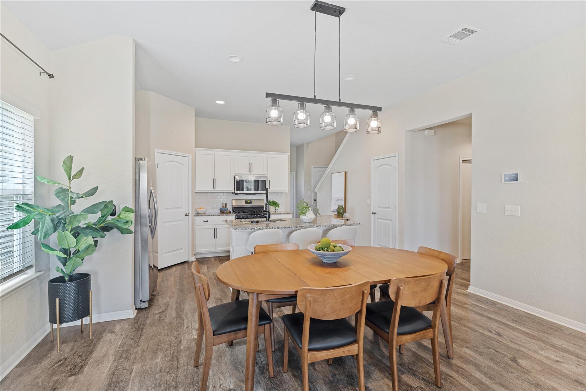 152  Marienfeld Ln, photo 8