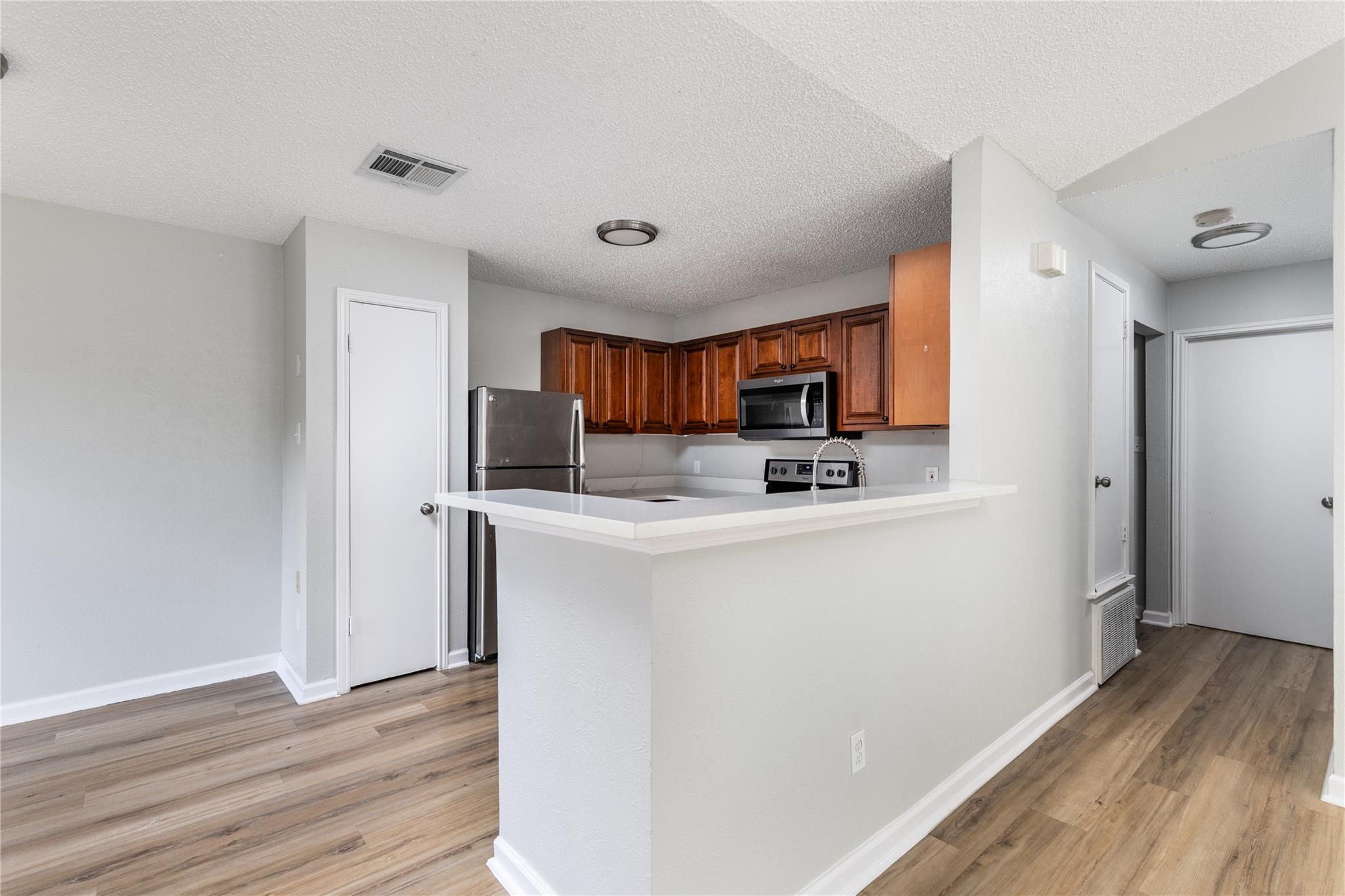 1803  Heatherglen Ln, photo 12