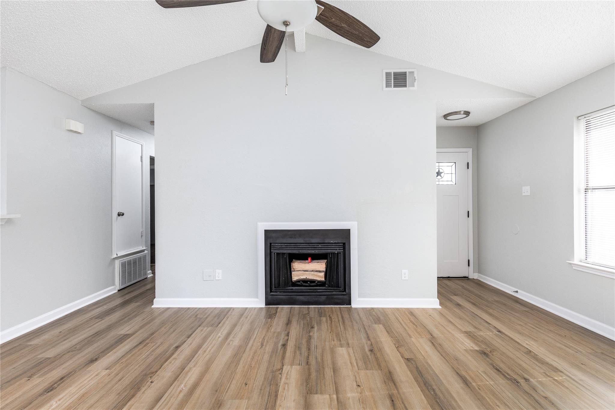 1803  Heatherglen Ln, photo 8