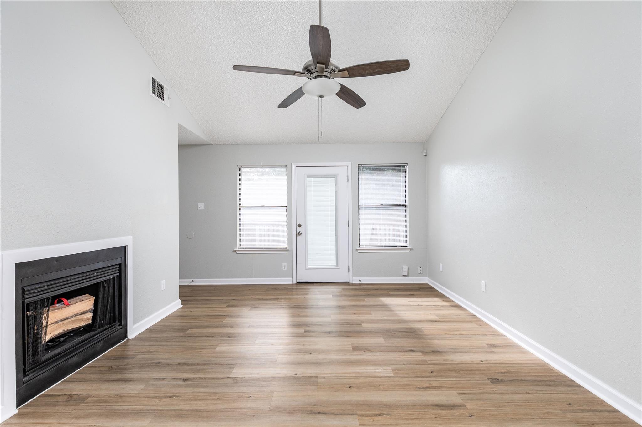1803  Heatherglen Ln, photo 9