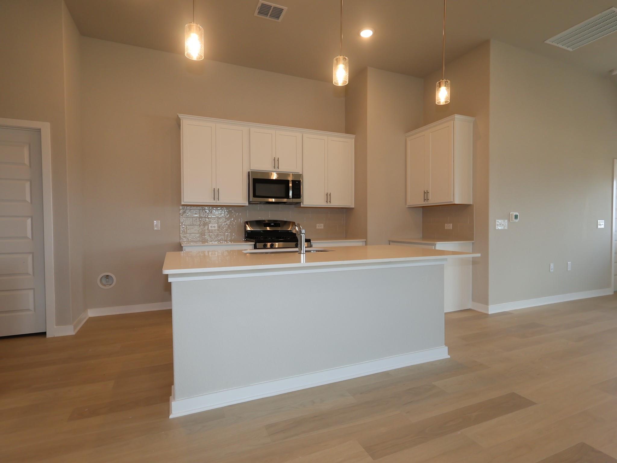 9400  Corvallis Dr, photo 5