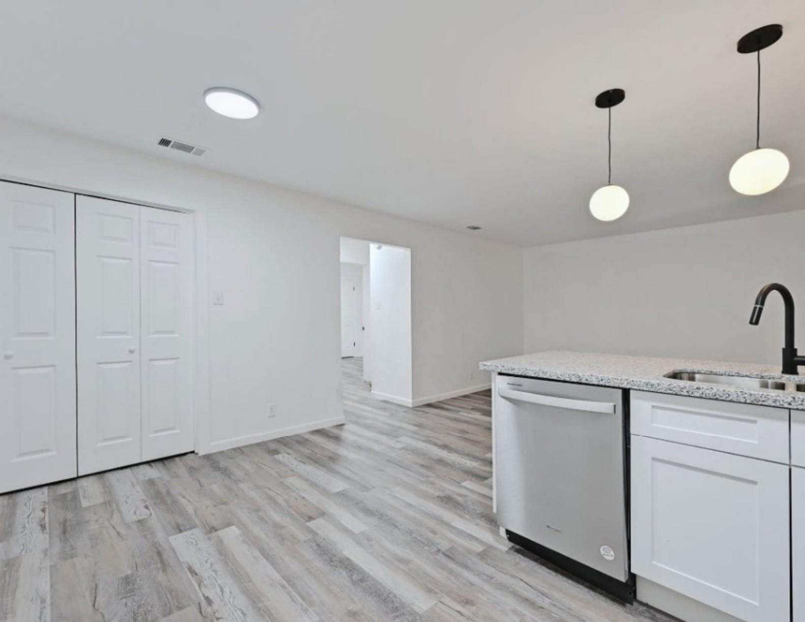 2303  Cedrick Cv  #B, photo 8