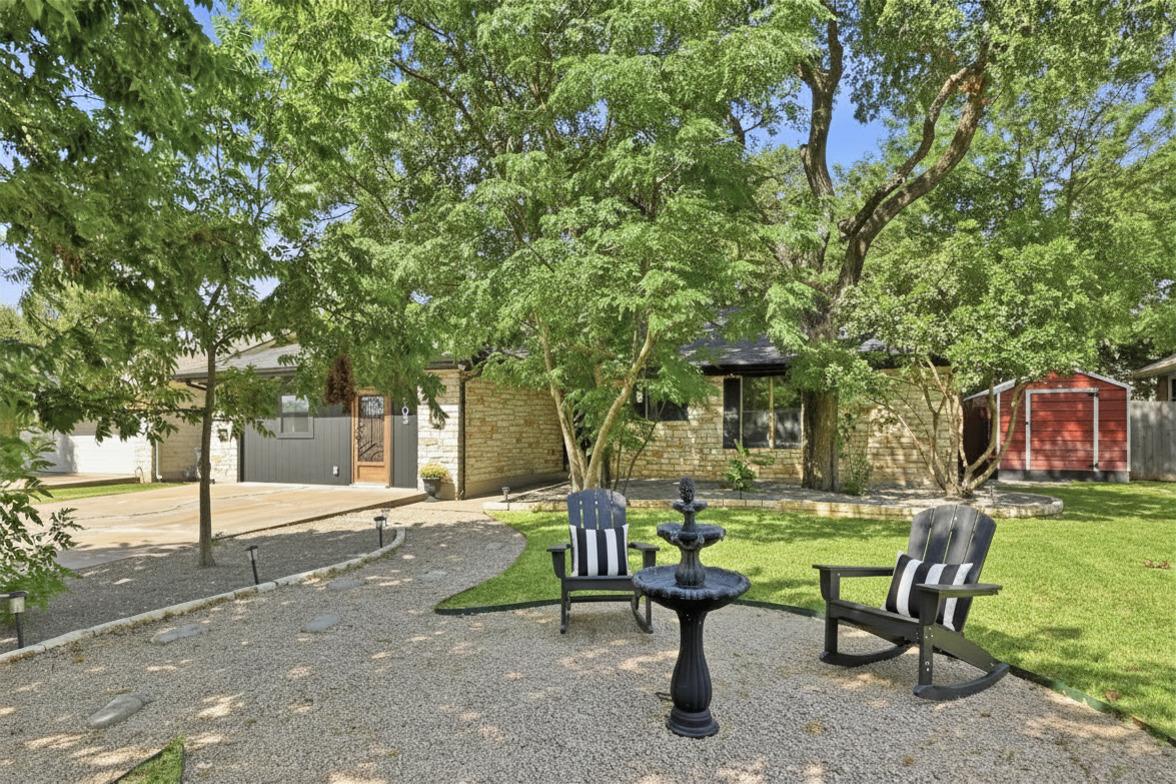 303  Pin Oak Dr, photo 3