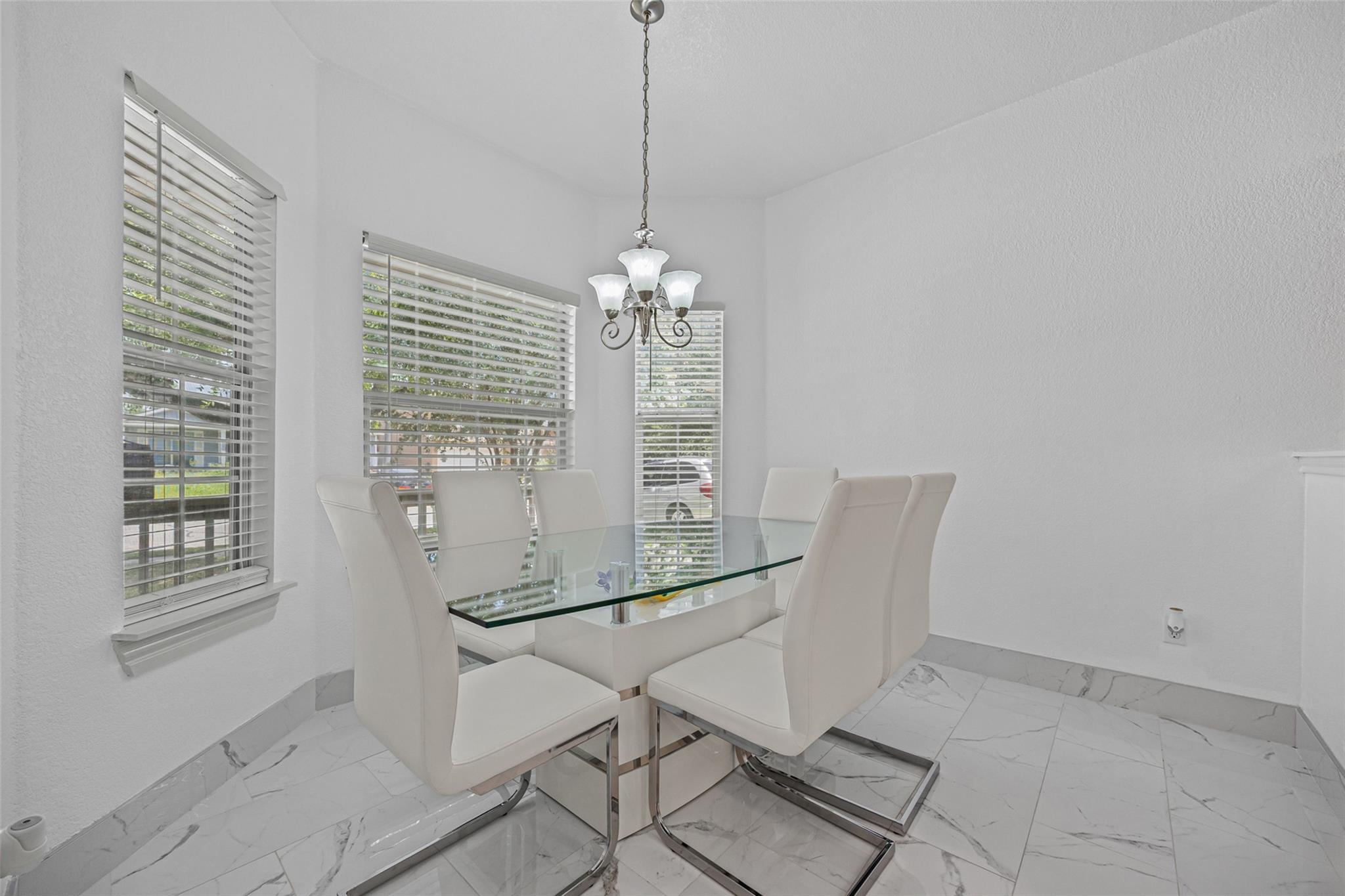 11808  Bastrop St, photo 2