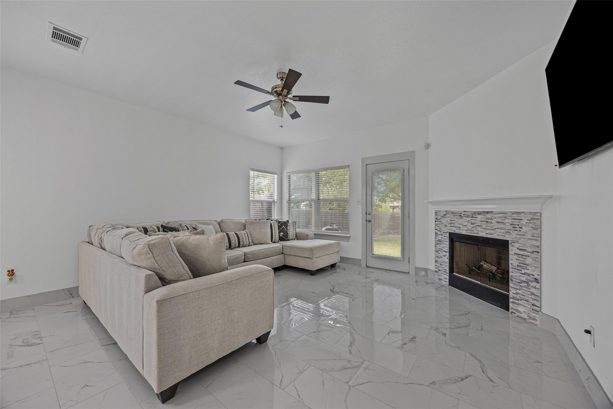11808  Bastrop St, photo 5