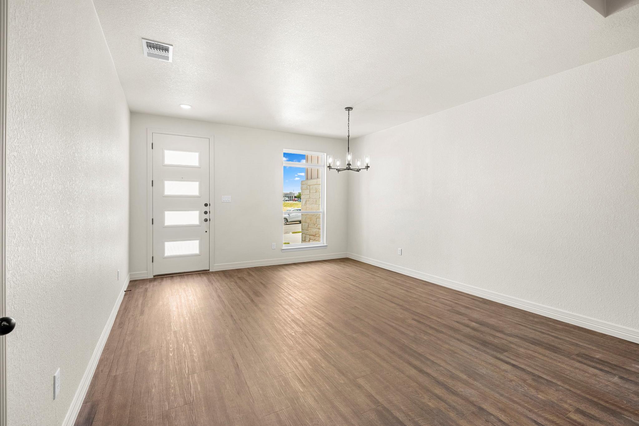 1303  Lone Pine Way, photo 2