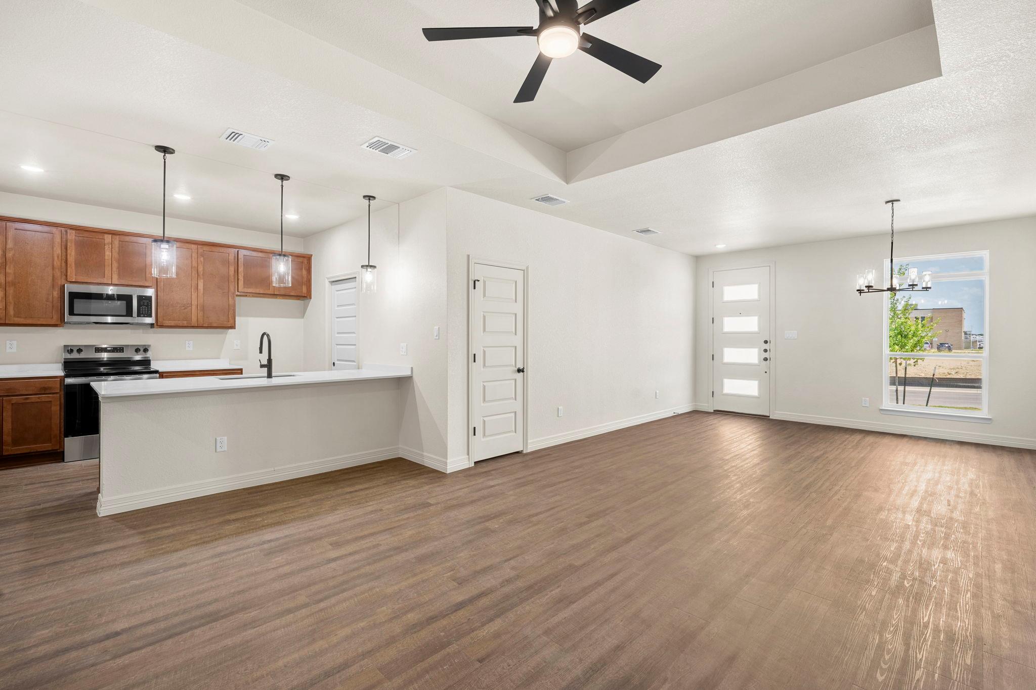 1303  Lone Pine Way, photo 3