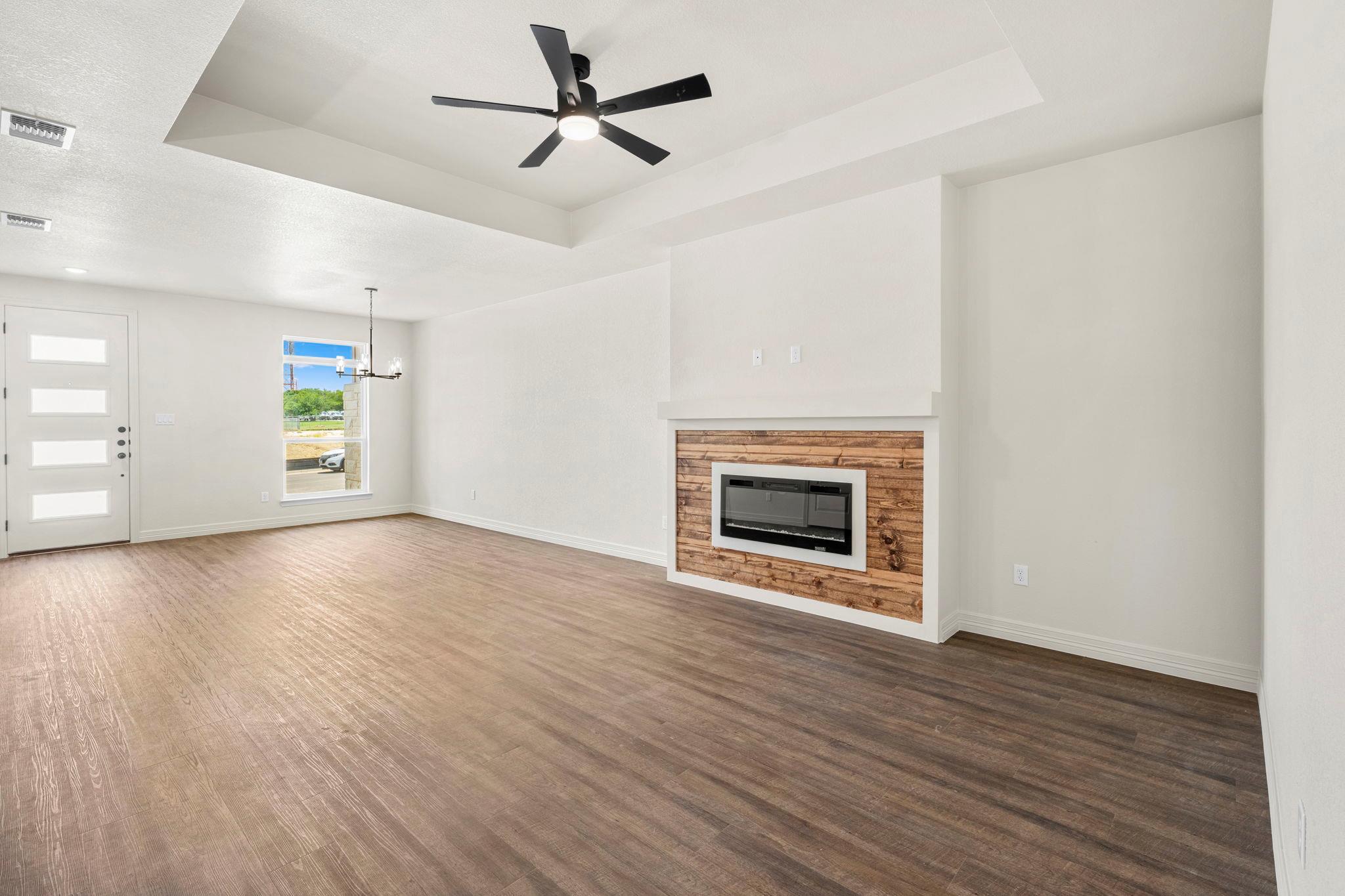 1303  Lone Pine Way, photo 4