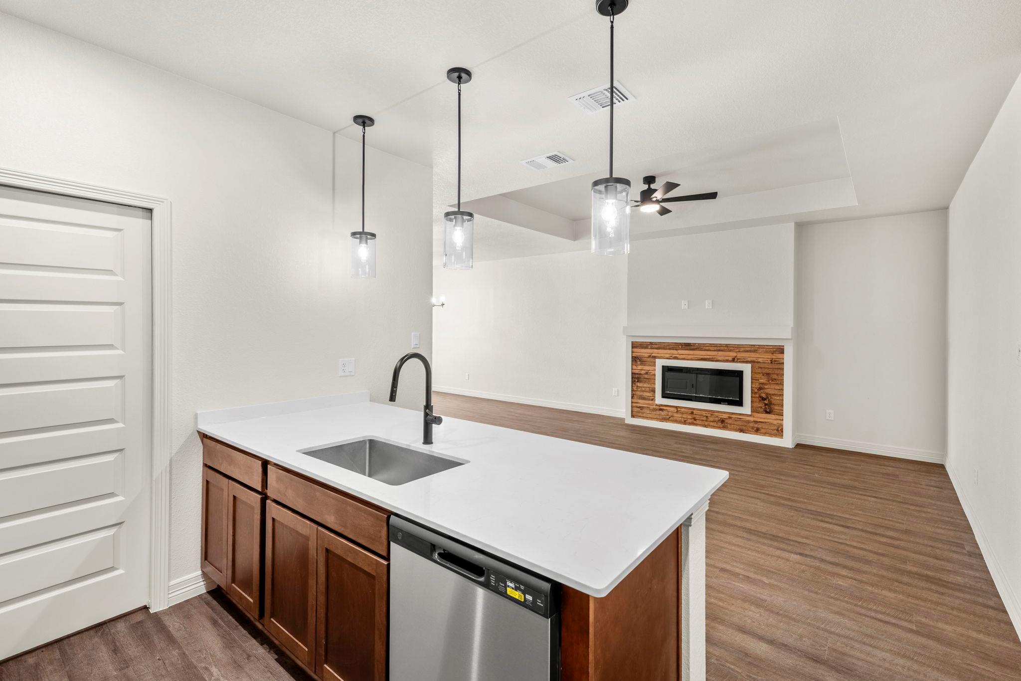 1303  Lone Pine Way, photo 9