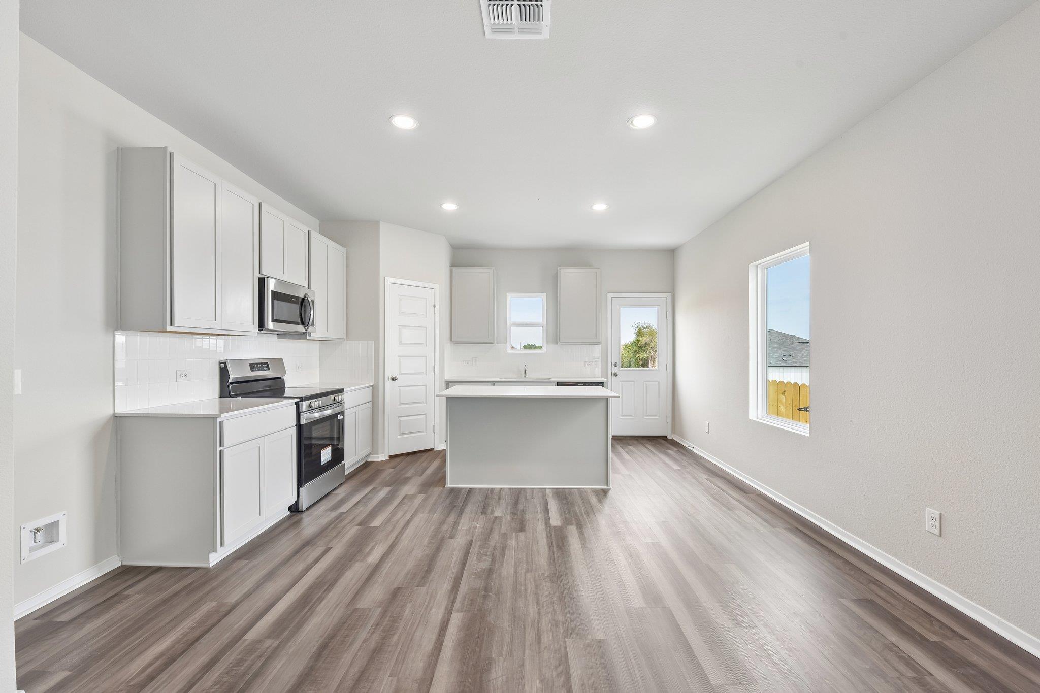 2710  Foss Rd, photo 4