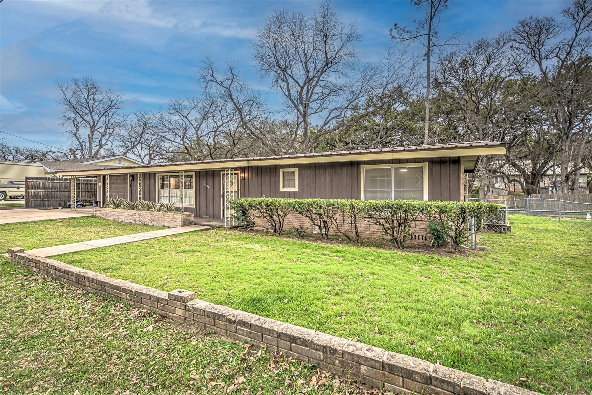 5304  Bedford None, photo 3