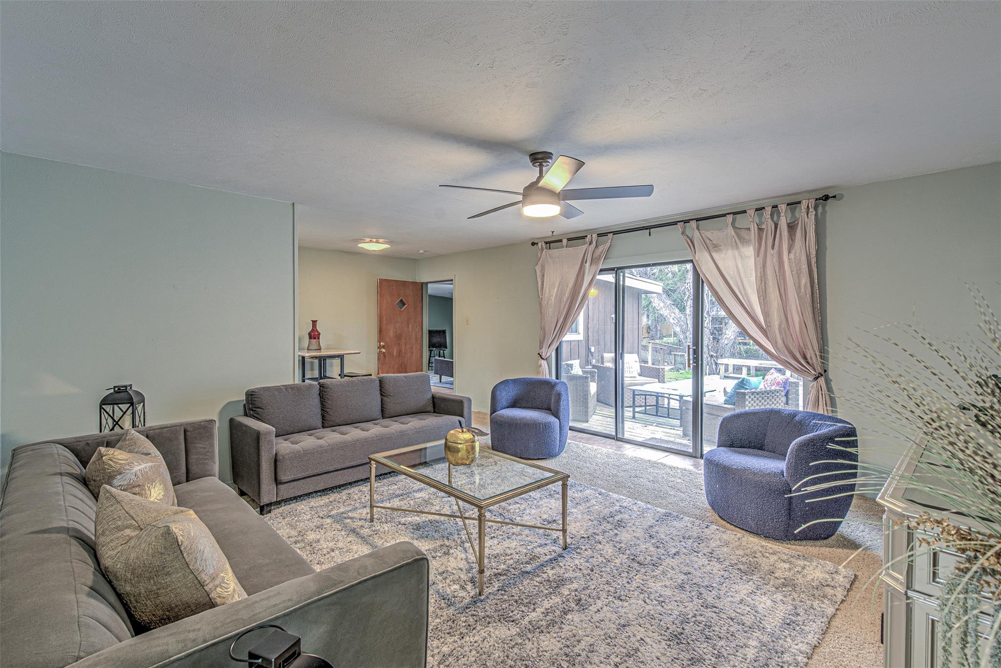 5304  Bedford None, photo 5