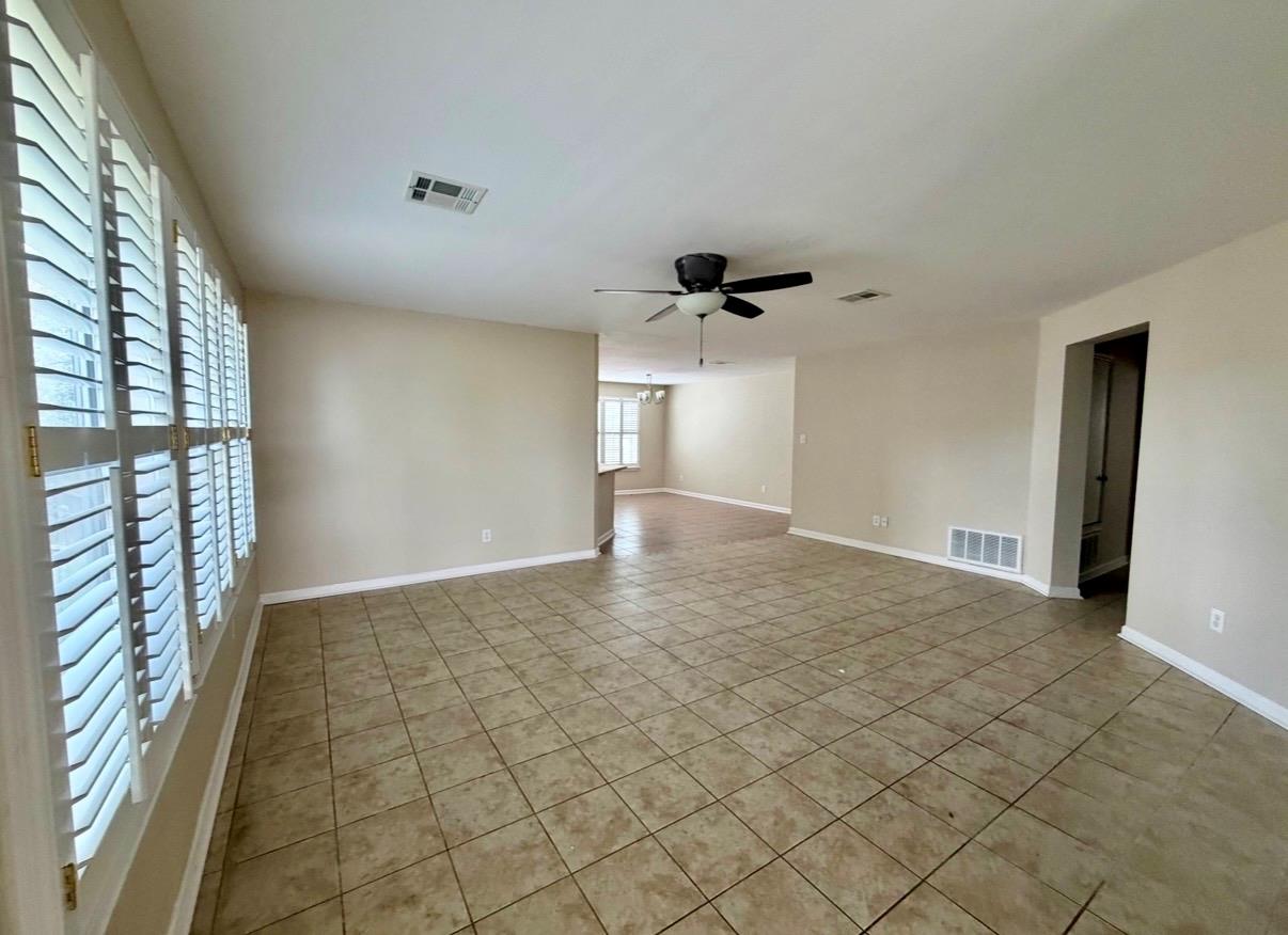 1148  Amberwood Loop, photo 3