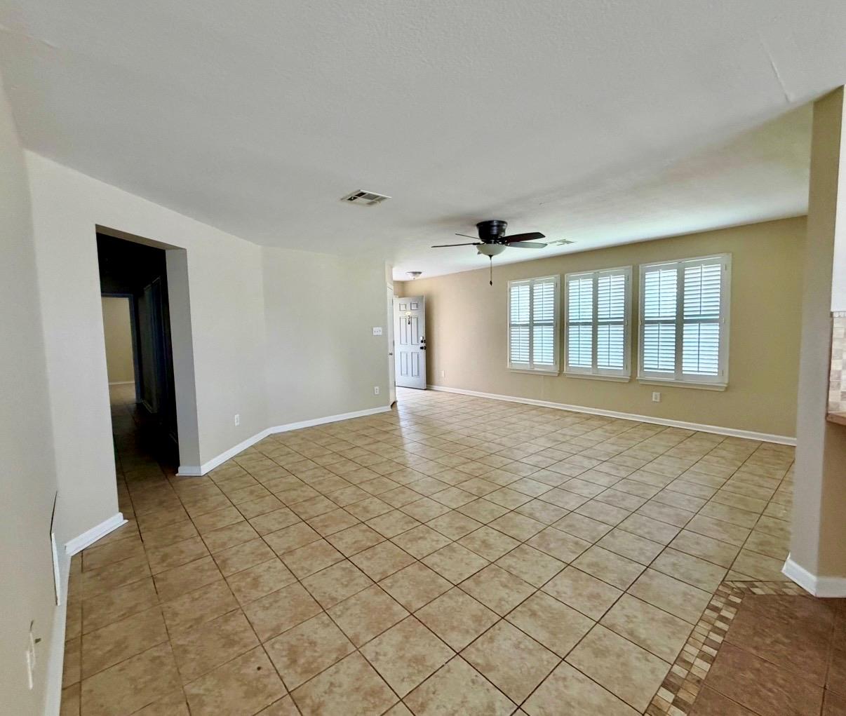 1148  Amberwood Loop, photo 5