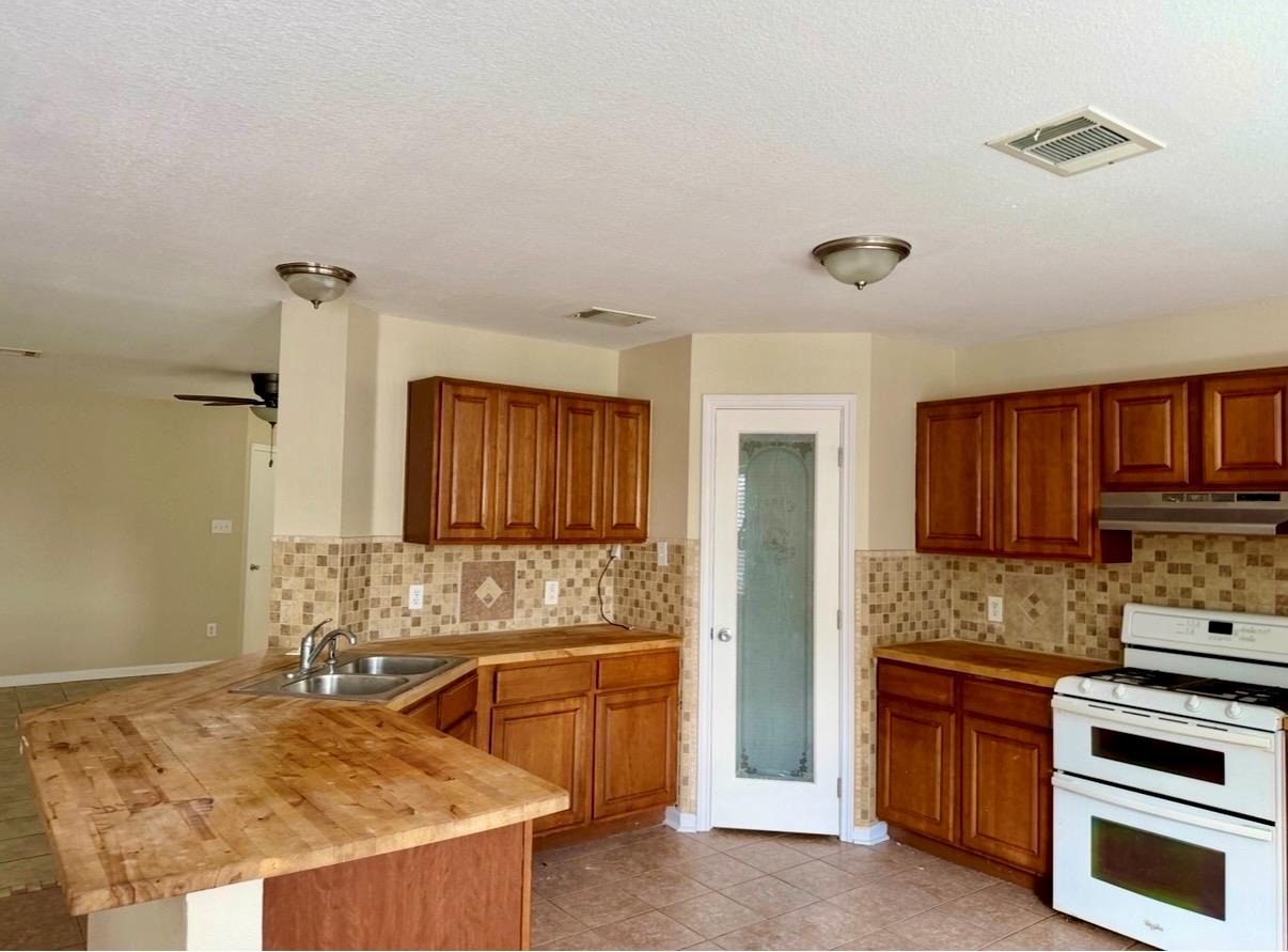 1148  Amberwood Loop, photo 9