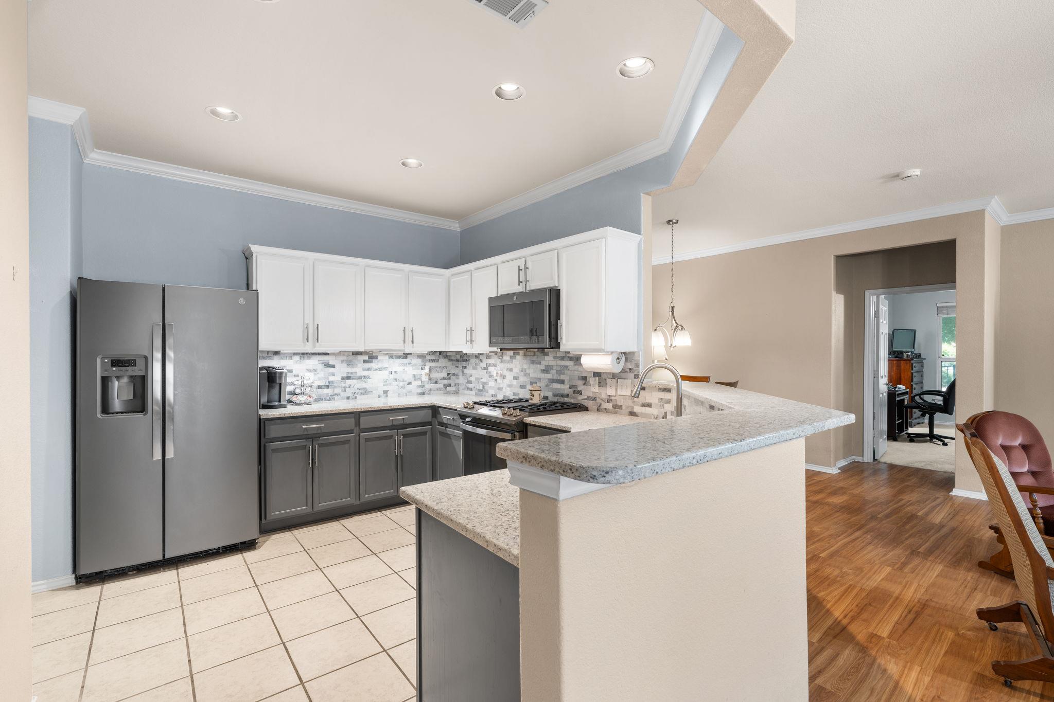 334  Portsmouth Dr, photo 6