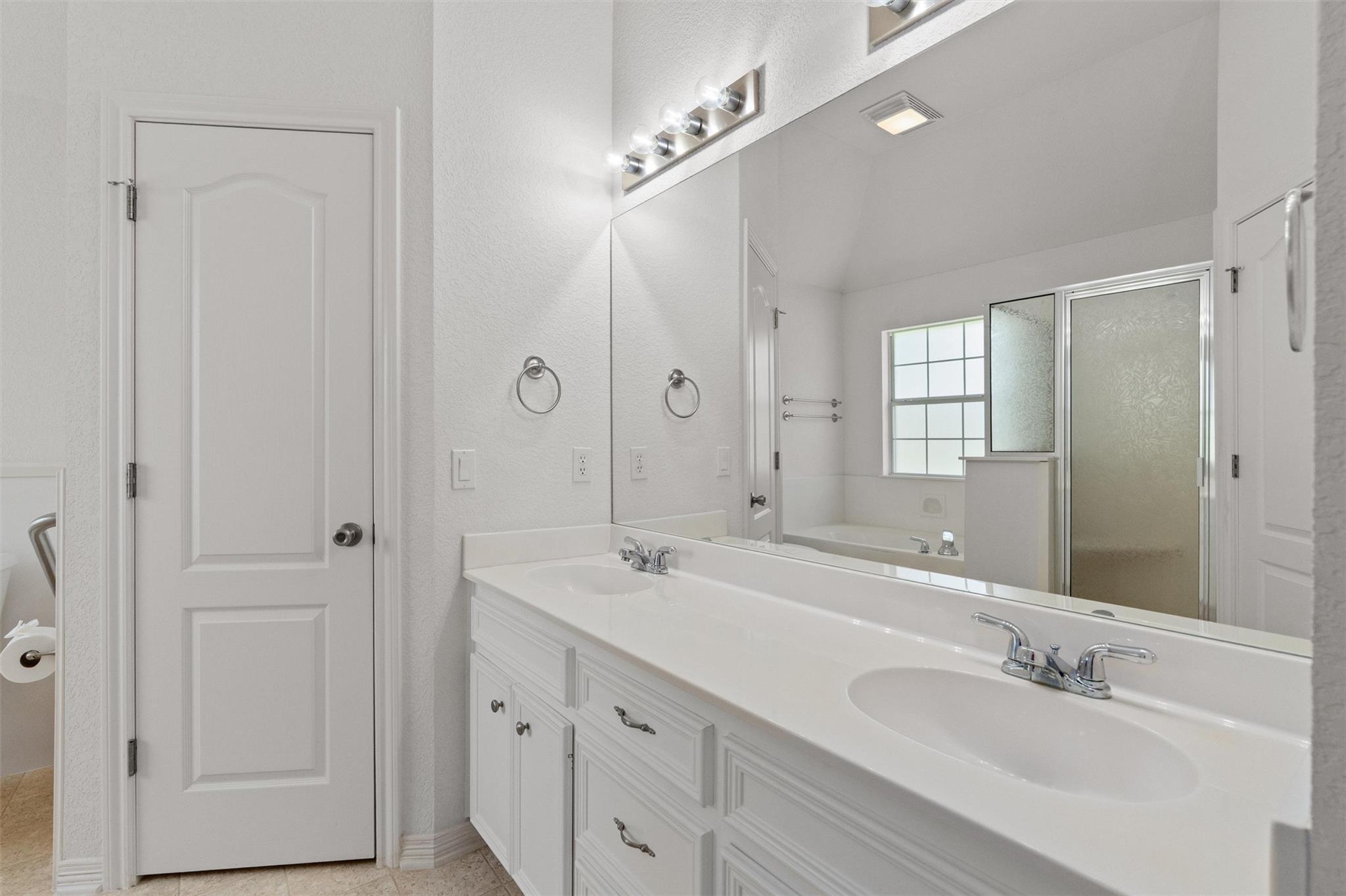 106  Stacey Ln, photo 12