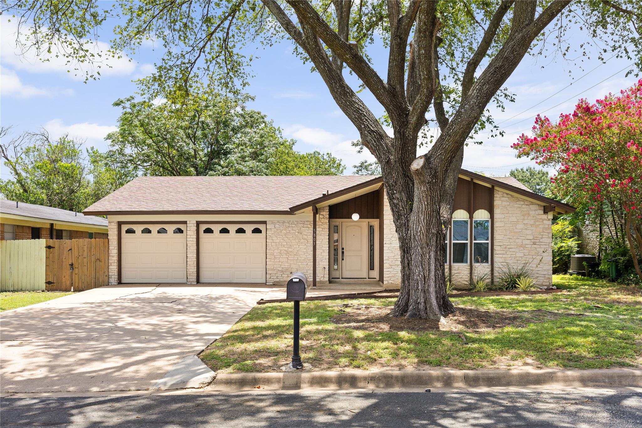 5803  Eureka Dr, photo 2