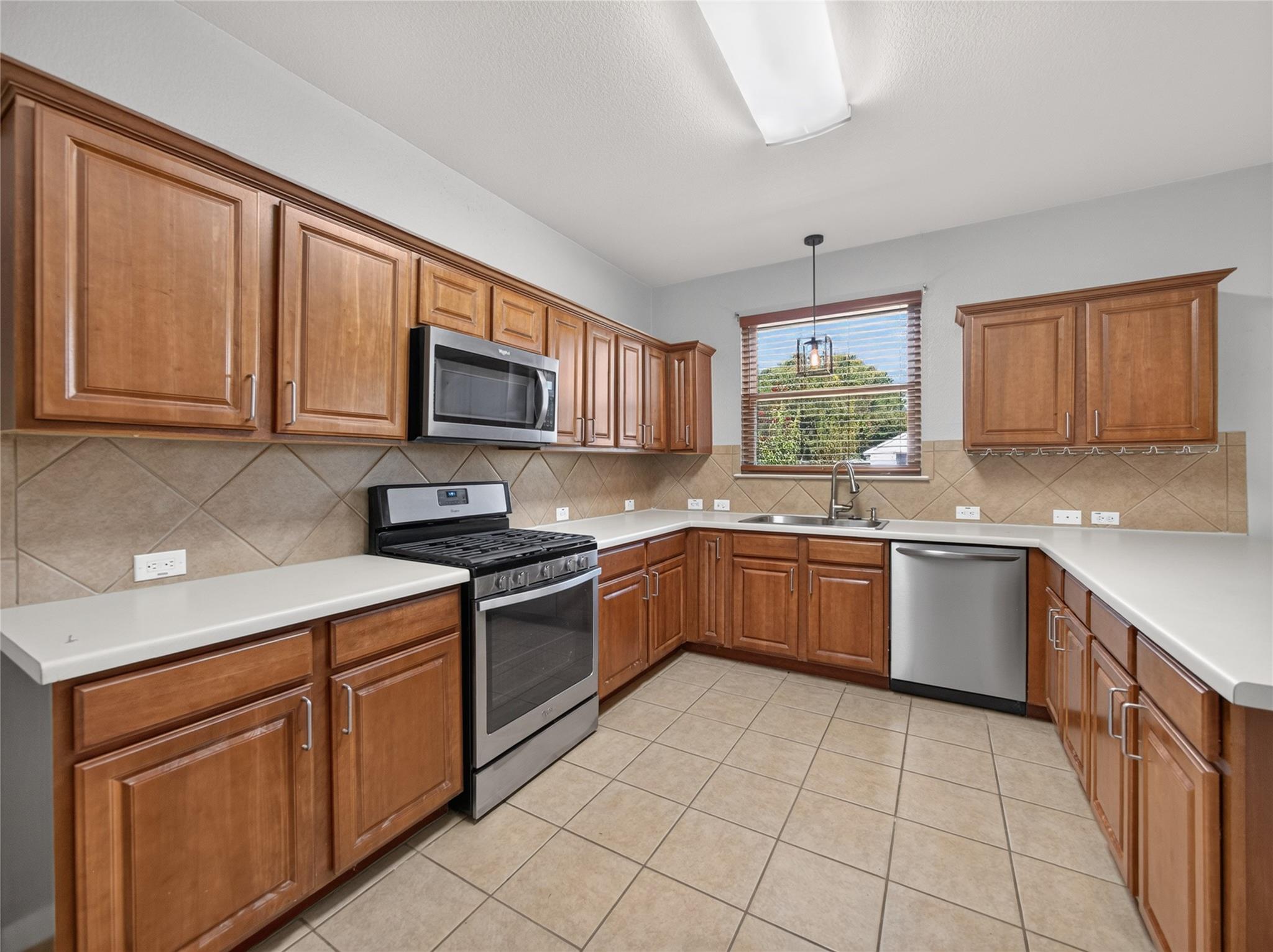 18700  Silent Water Way, photo 9