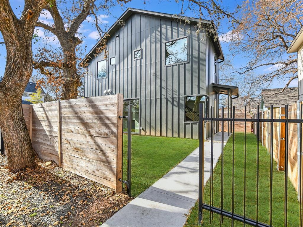 706  Valdez St  #2, photo 2