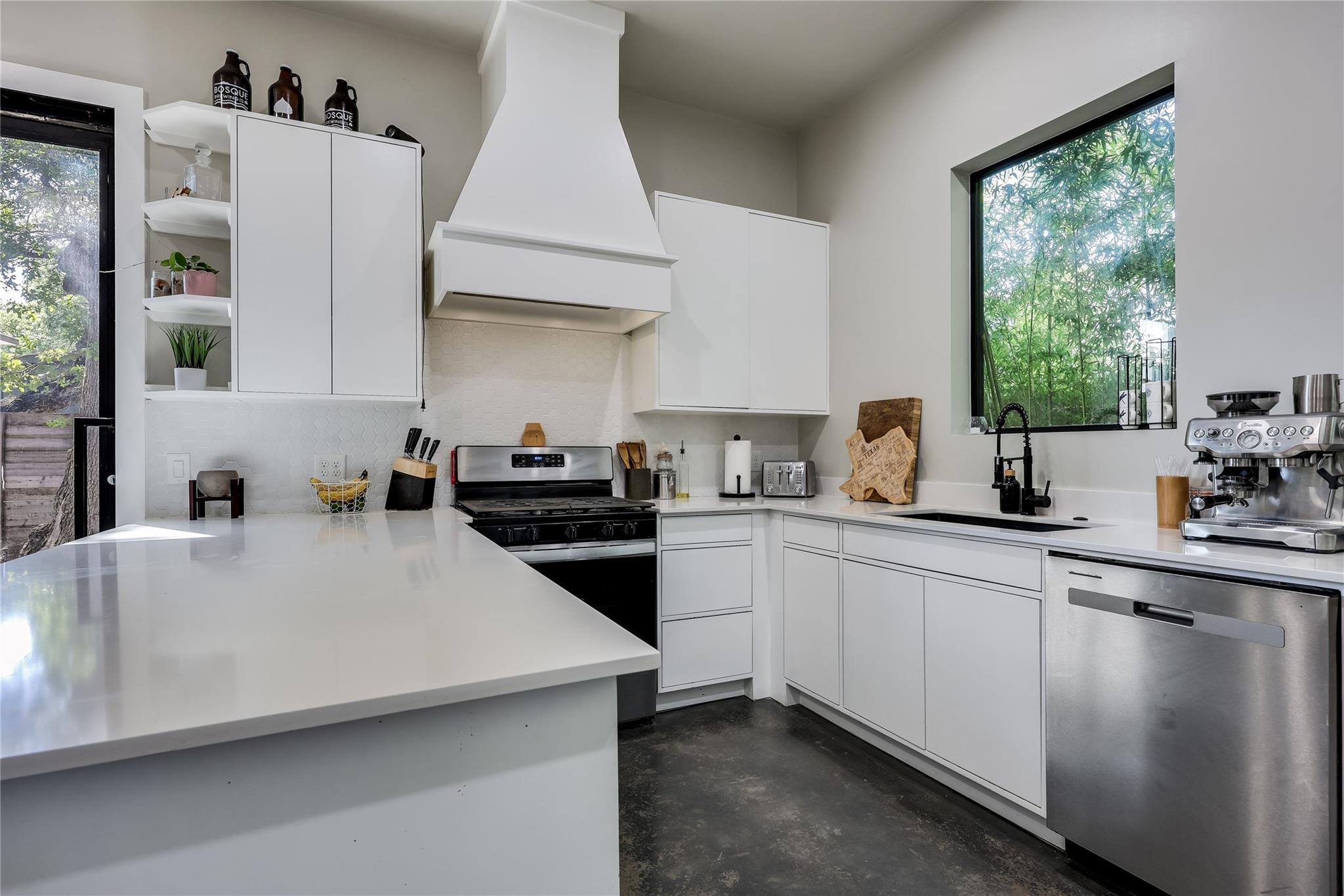 706  Valdez St  #2, photo 3