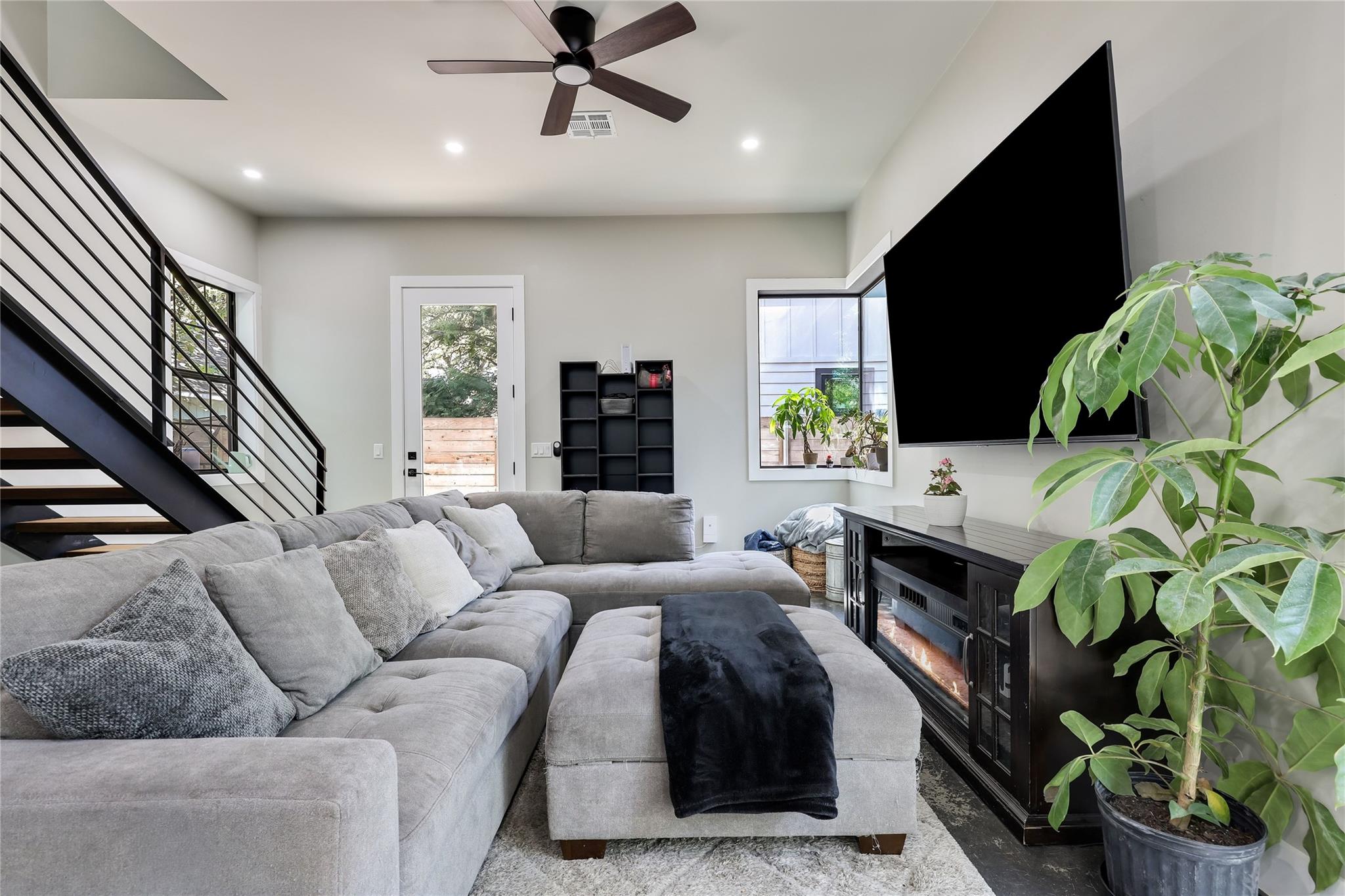 706  Valdez St  #2, photo 4