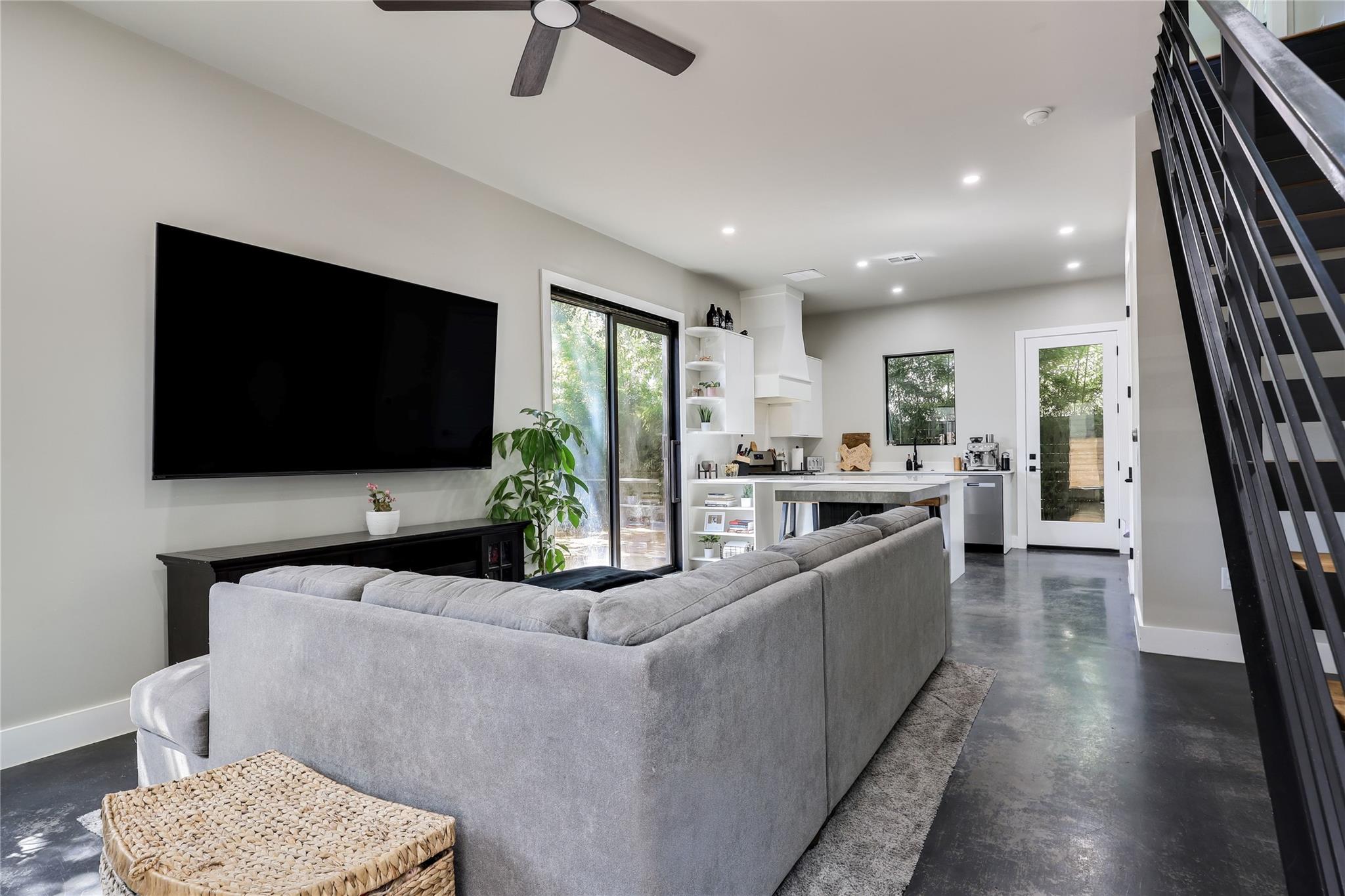 706  Valdez St  #2, photo 8