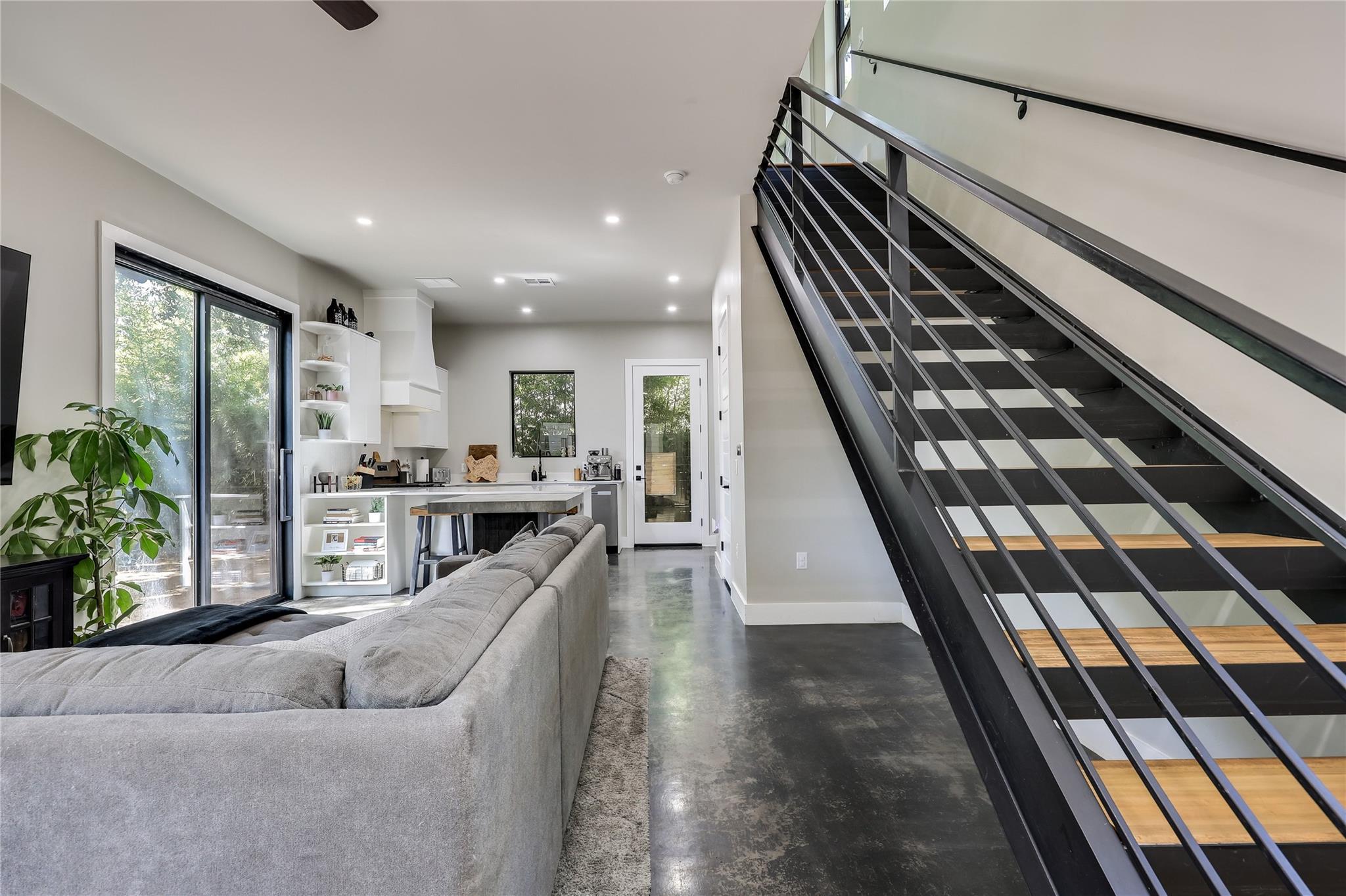706  Valdez St  #2, photo 10